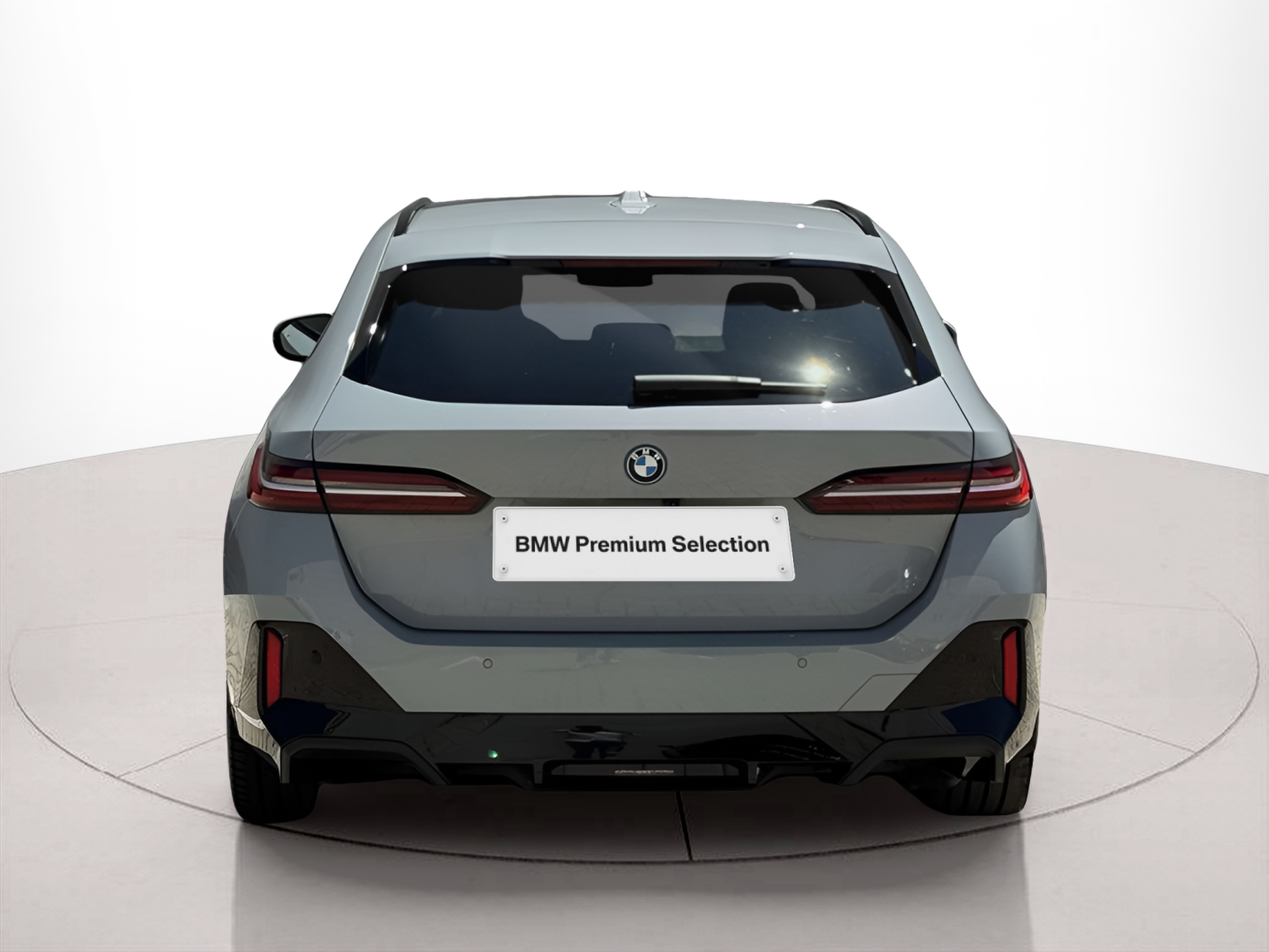 BMW i5 M60 color Gris. Año 2024. 442KW(601CV). Elétrico. En concesionario BMcar Braga de Braga
