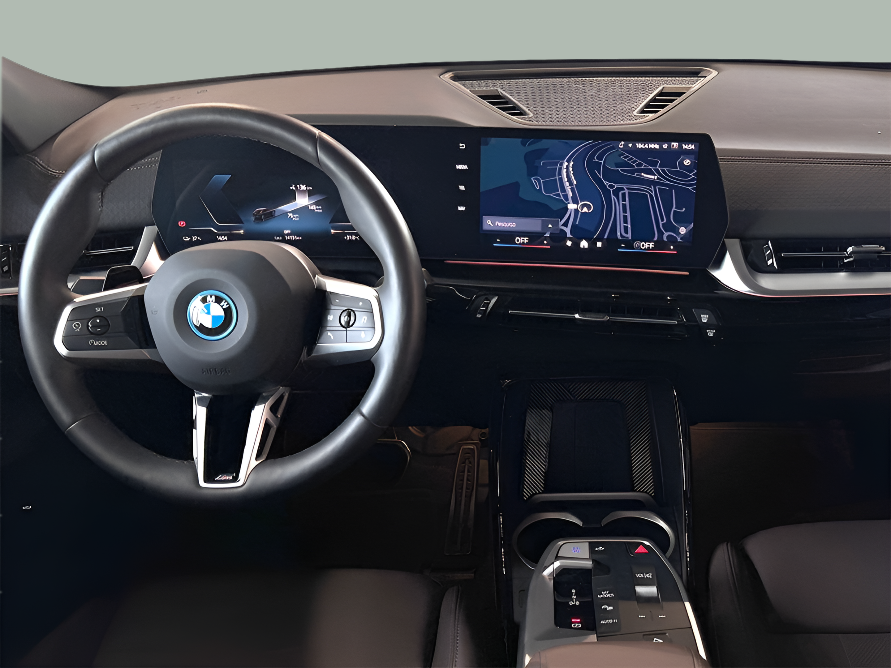BMW iX2 eDrive20 color Negro. Año 2024. 150KW(204CV). Elétrico. En concesionario BMcar Guimarães de Guimarães