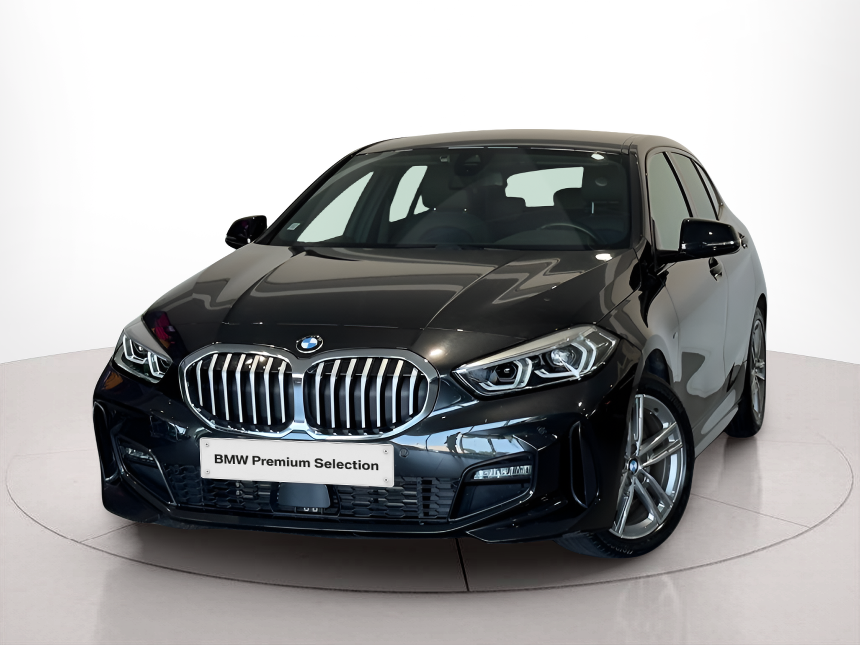 Fotos de BMW Série 1 116d color Negro. Año 2024. 85KW(116CV). Diesel. En concesionario BMcar Braga de Braga