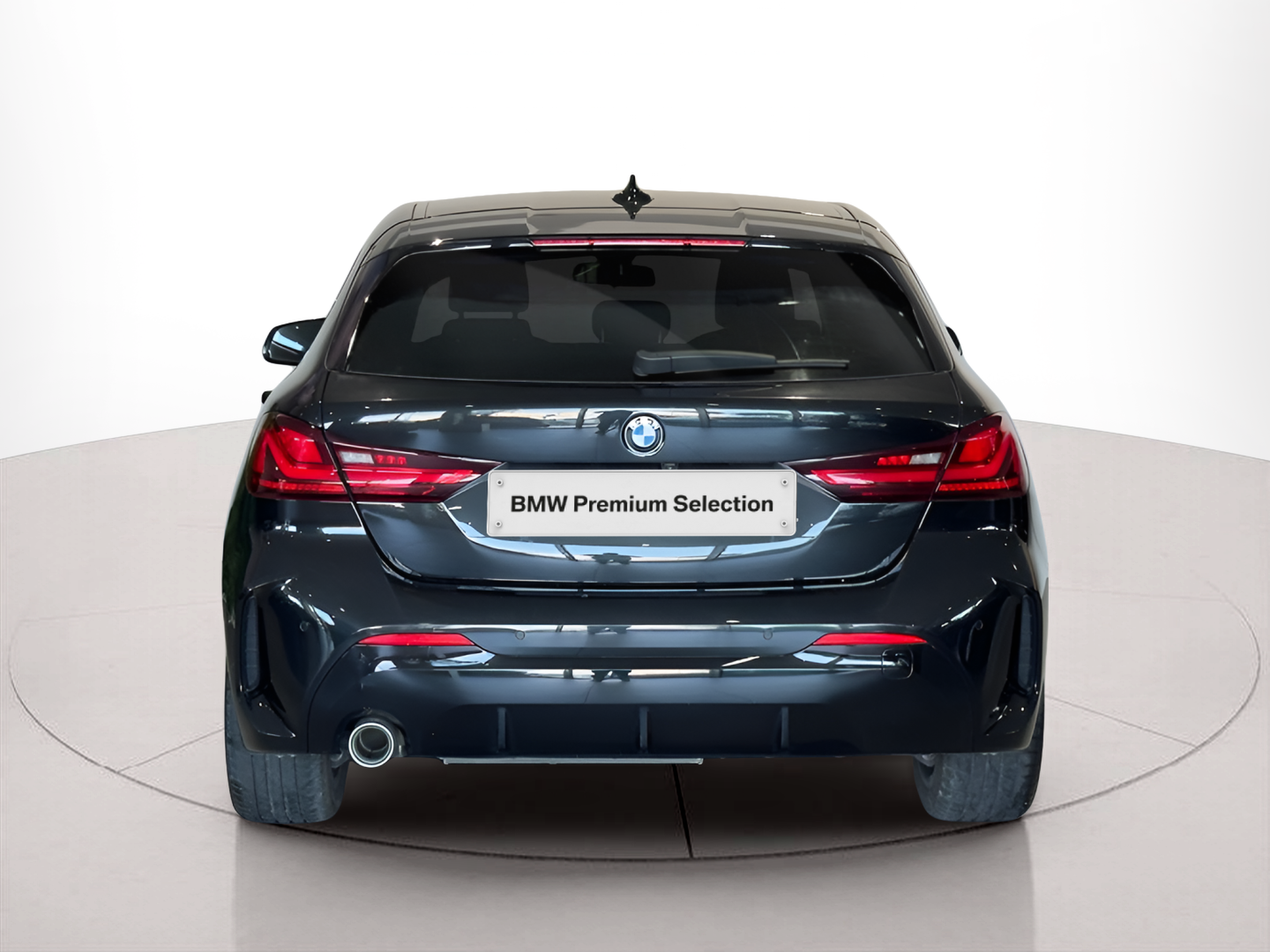 BMW Série 1 116d color Negro. Año 2024. 85KW(116CV). Diesel. En concesionario BMcar Braga de Braga