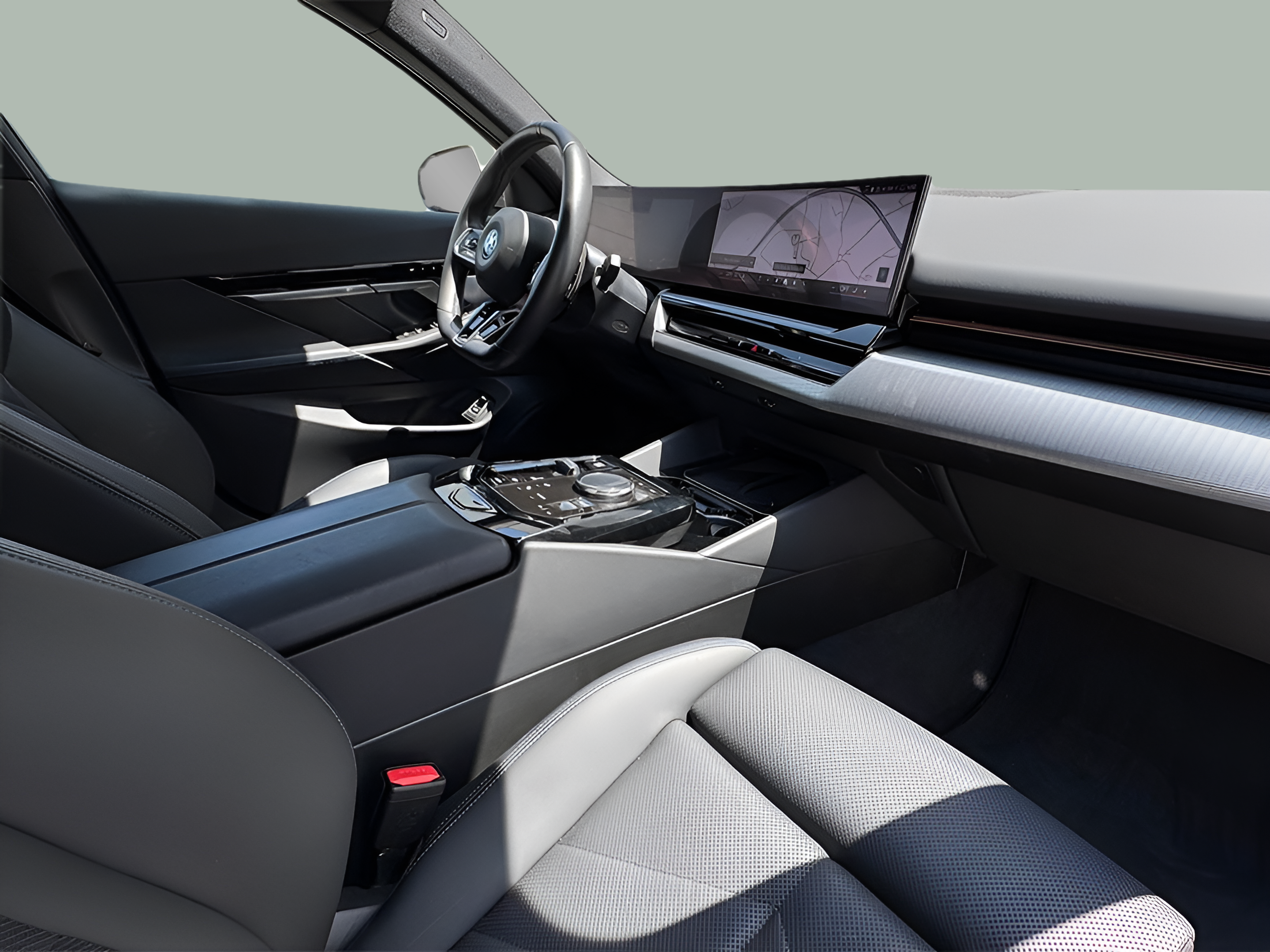 BMW Série 5 530e Touring color Gris. Año 2024. 220KW(299CV). Elétrico / Gasolina Híbrido. En concesionario BMcar Braga de Braga
