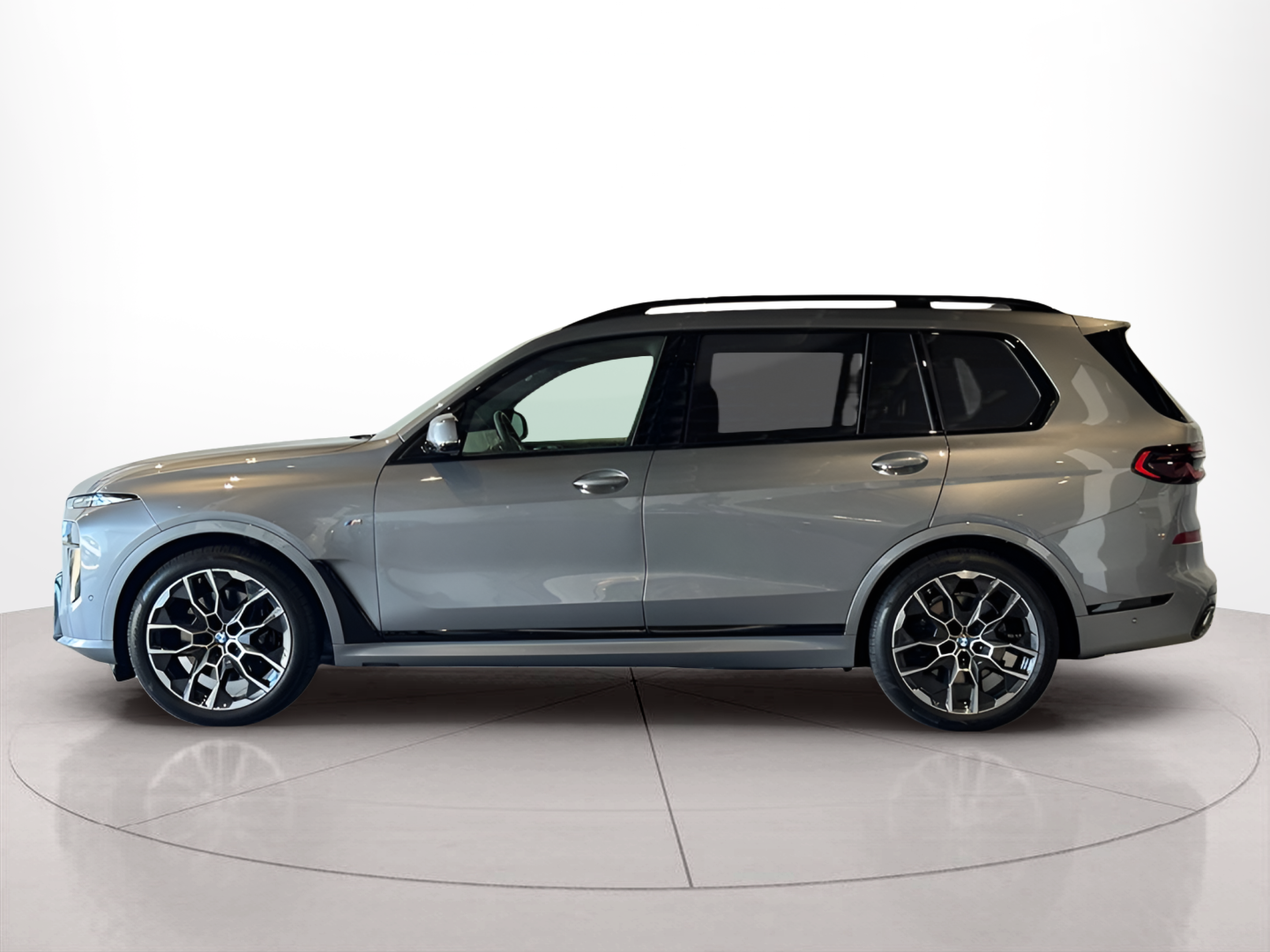 Fotos de BMW X7 xDrive40d color Gris. Año 2024. 259KW(352CV). Diesel. En concesionario BMcar Braga de Braga