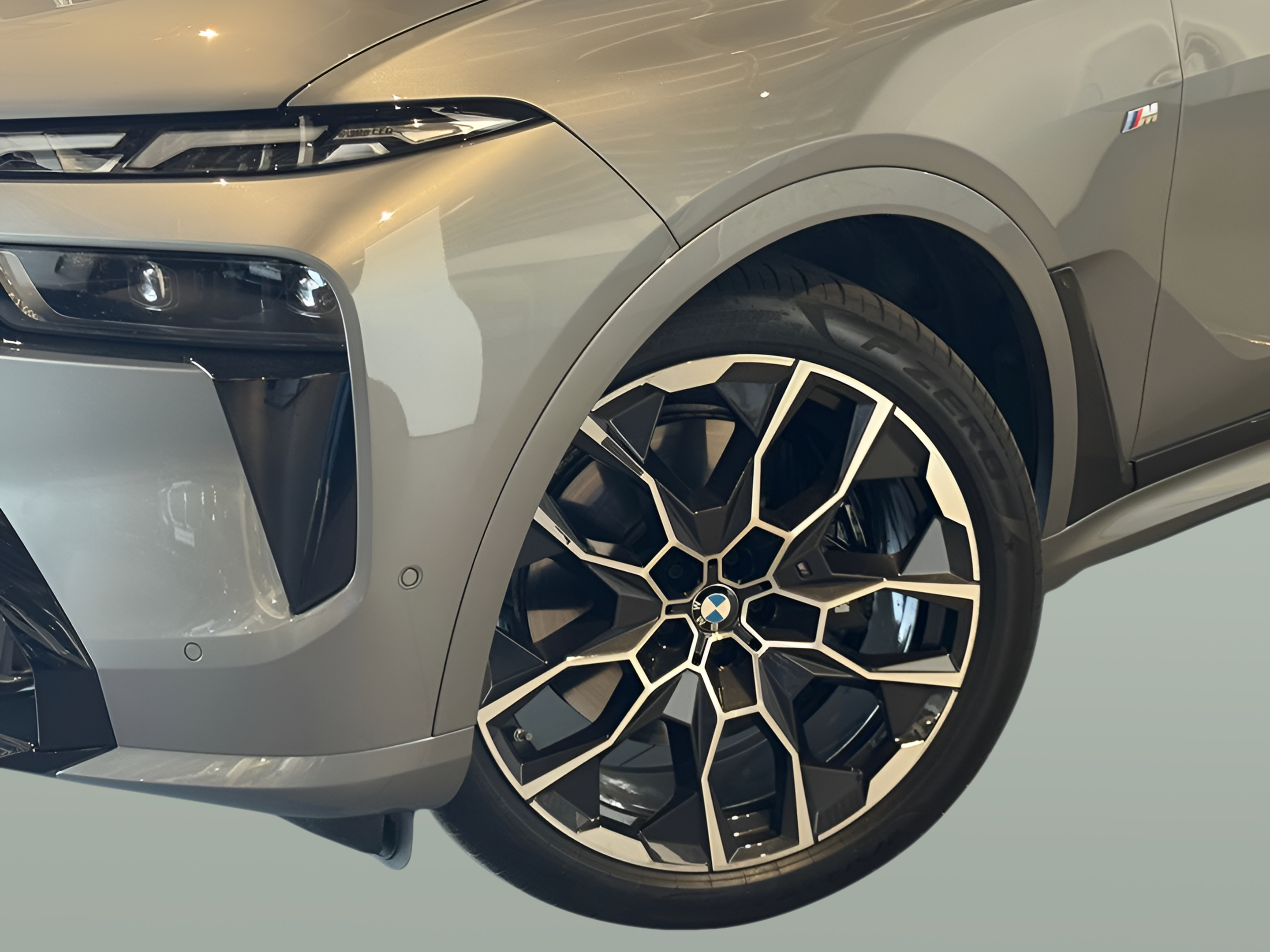 BMW X7 xDrive40d color Gris. Año 2024. 259KW(352CV). Diesel. En concesionario BMcar Braga de Braga