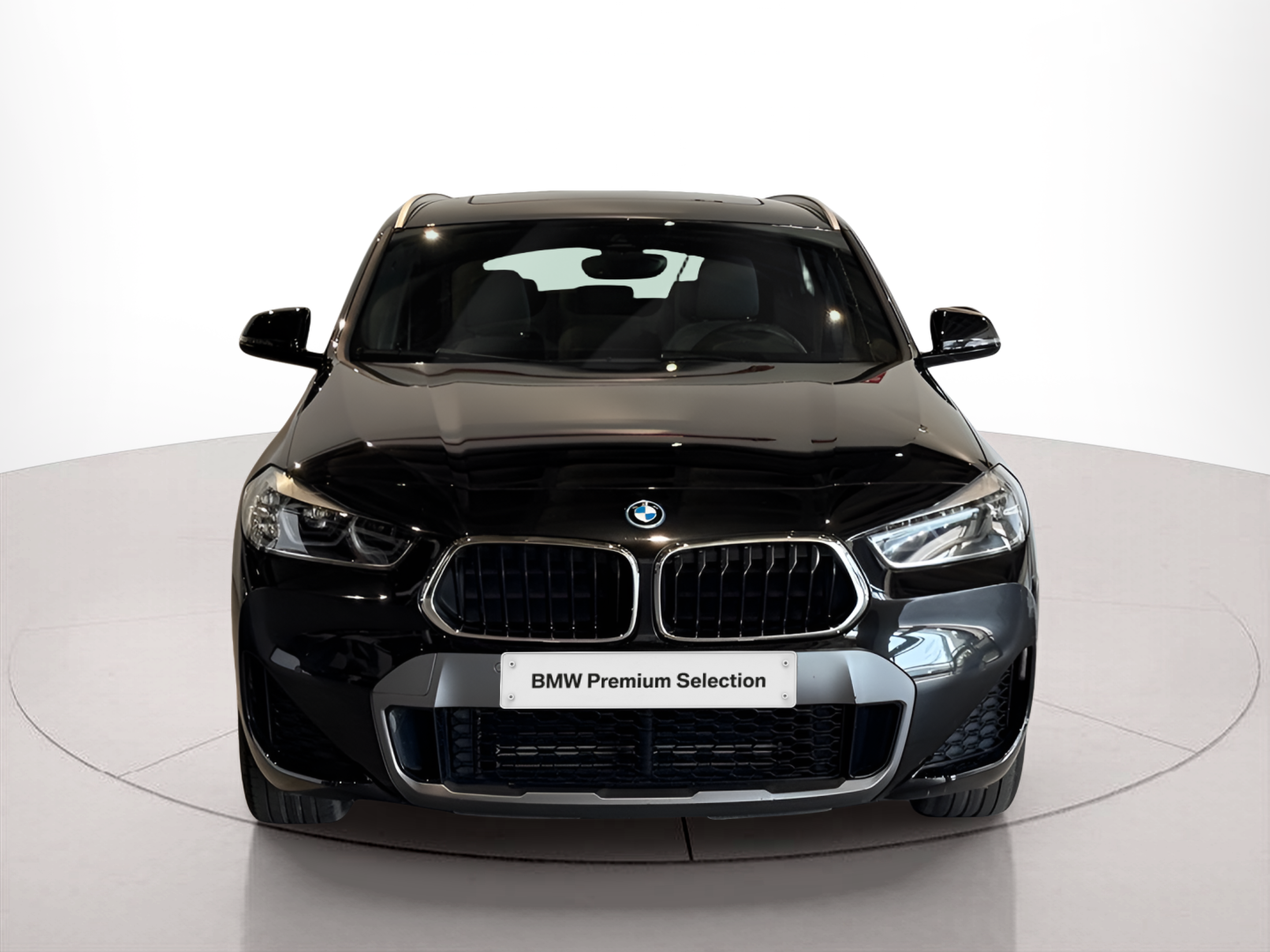 Fotos de BMW X2 xDrive25e color Negro. Año 2023. 162KW(220CV). Elétrico / Gasolina Híbrido. En concesionario BMcar Braga de Braga