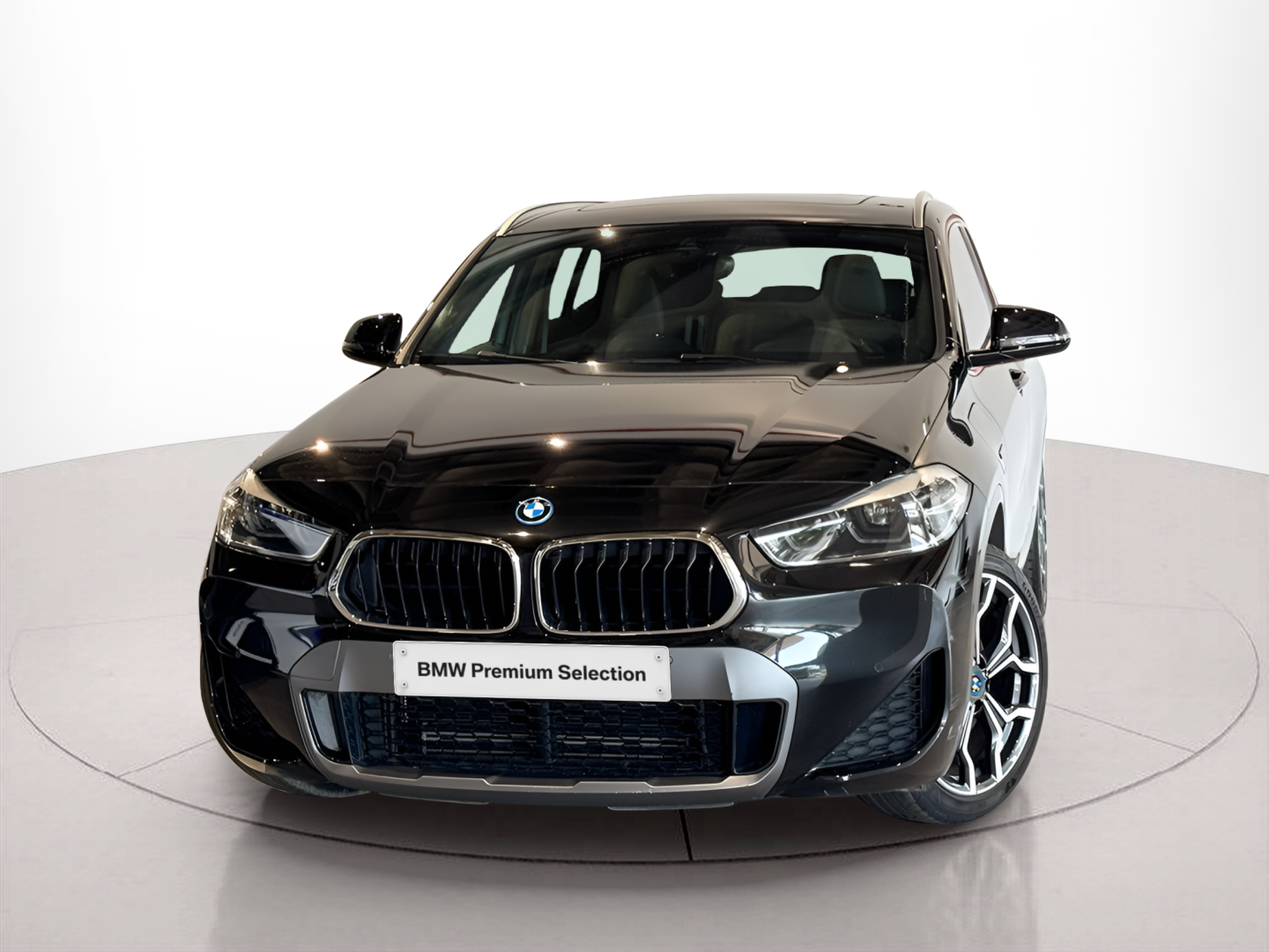 Fotos de BMW X2 xDrive25e color Negro. Año 2023. 162KW(220CV). Elétrico / Gasolina Híbrido. En concesionario BMcar Braga de Braga