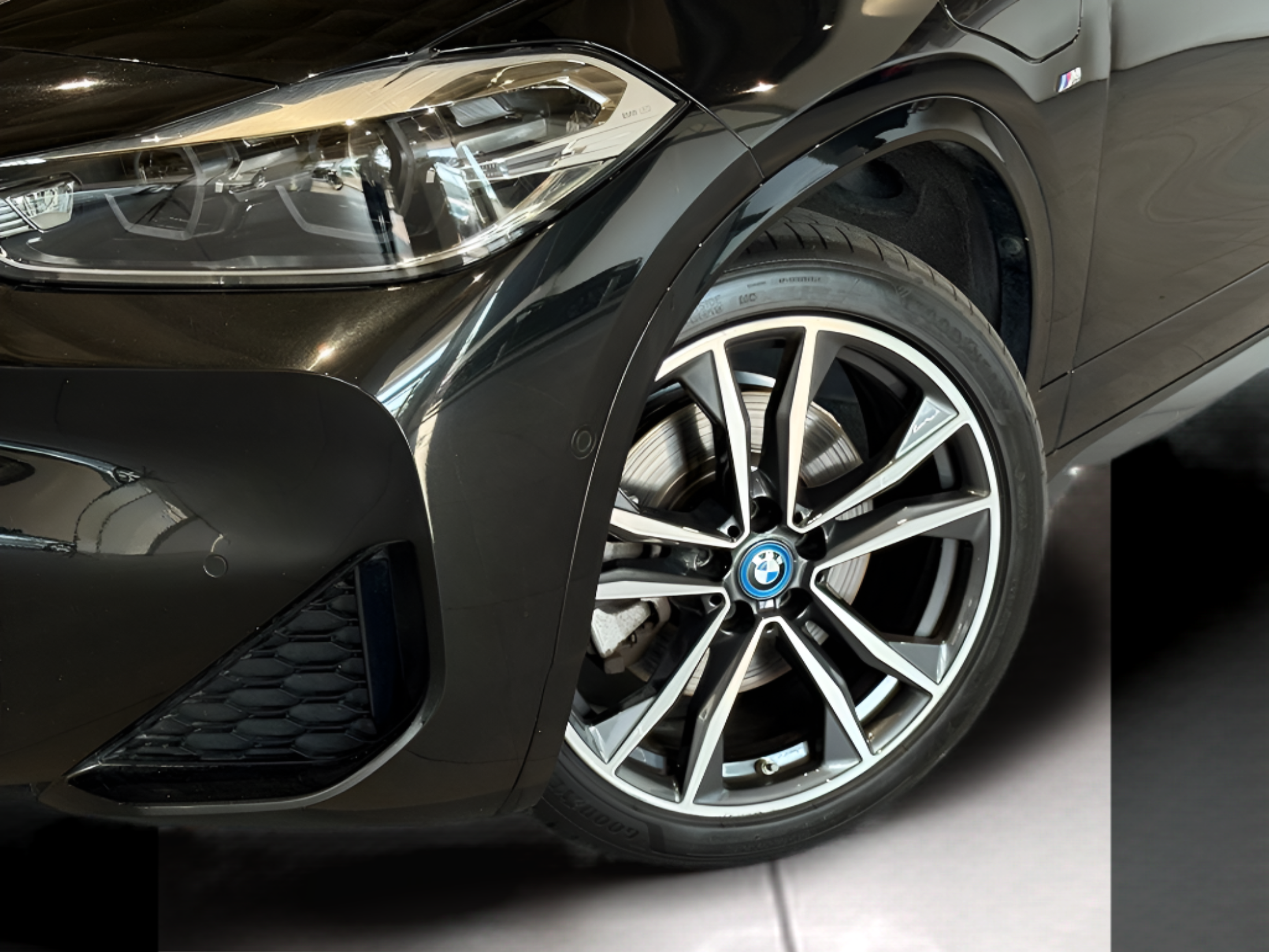 BMW X2 xDrive25e color Negro. Año 2023. 162KW(220CV). Elétrico / Gasolina Híbrido. En concesionario BMcar Braga de Braga