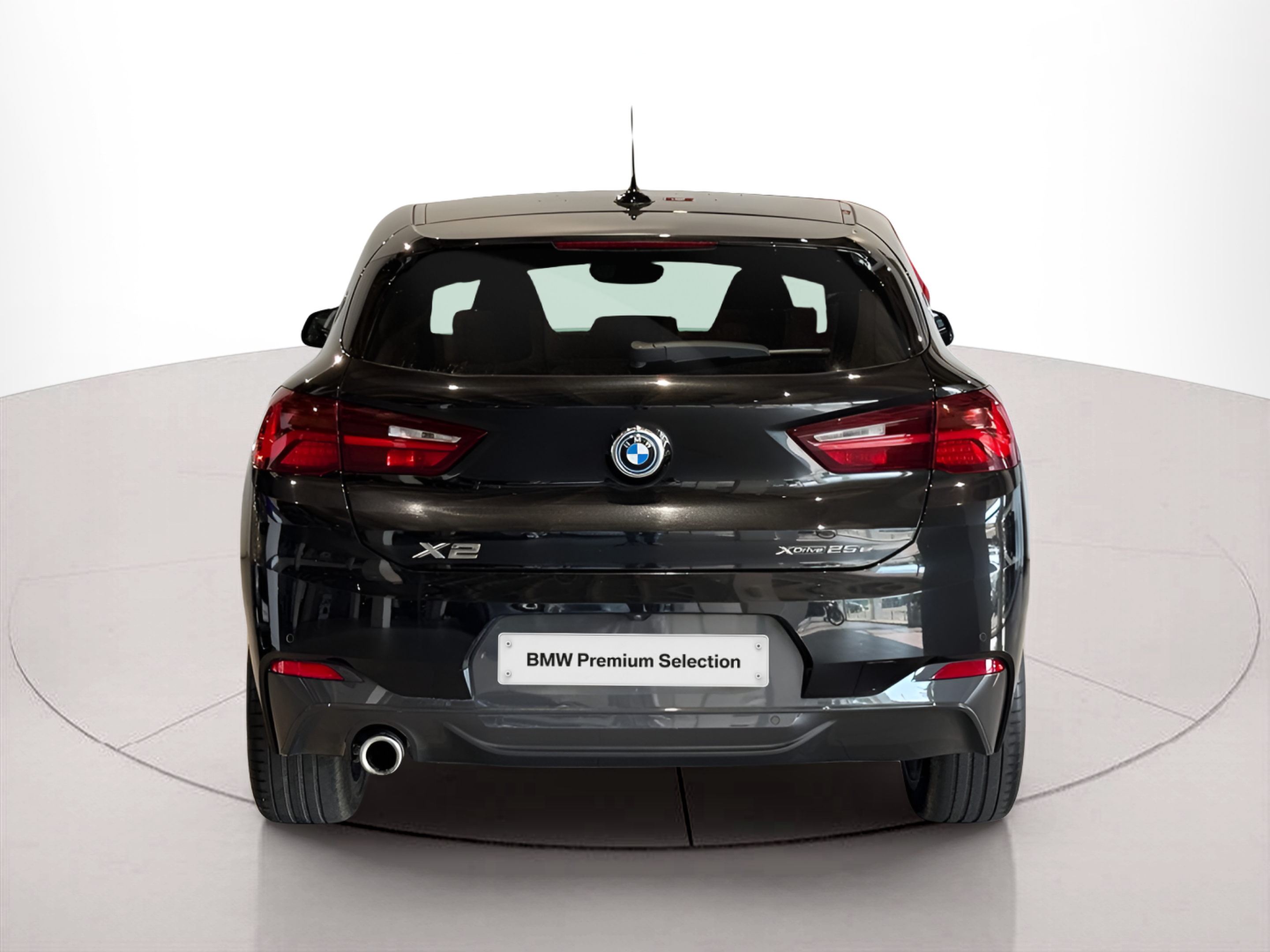 BMW X2 xDrive25e color Negro. Año 2023. 162KW(220CV). Elétrico / Gasolina Híbrido. En concesionario BMcar Braga de Braga
