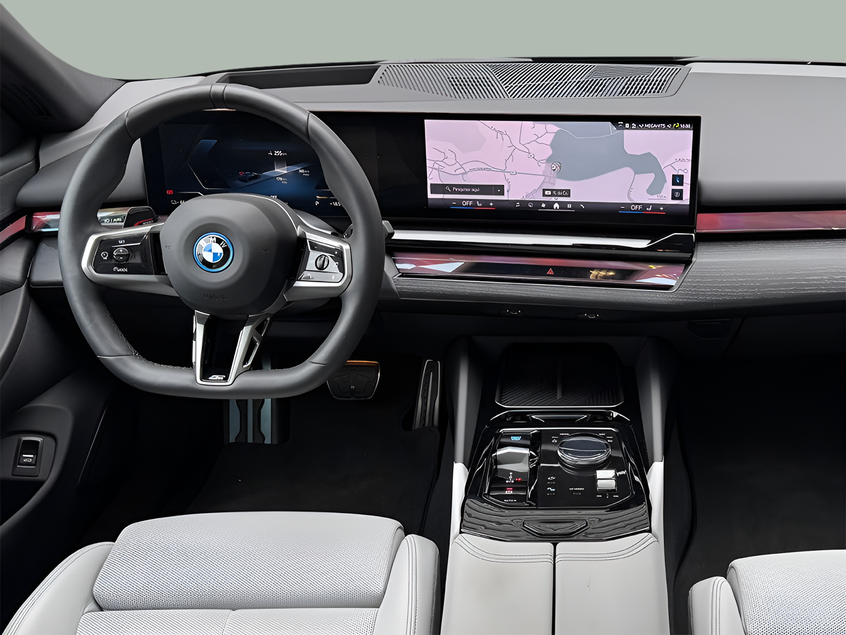 BMW i5 eDrive40 color Gris. Año 2025. 250KW(340CV). Elétrico. En concesionario BMcar Braga de Braga