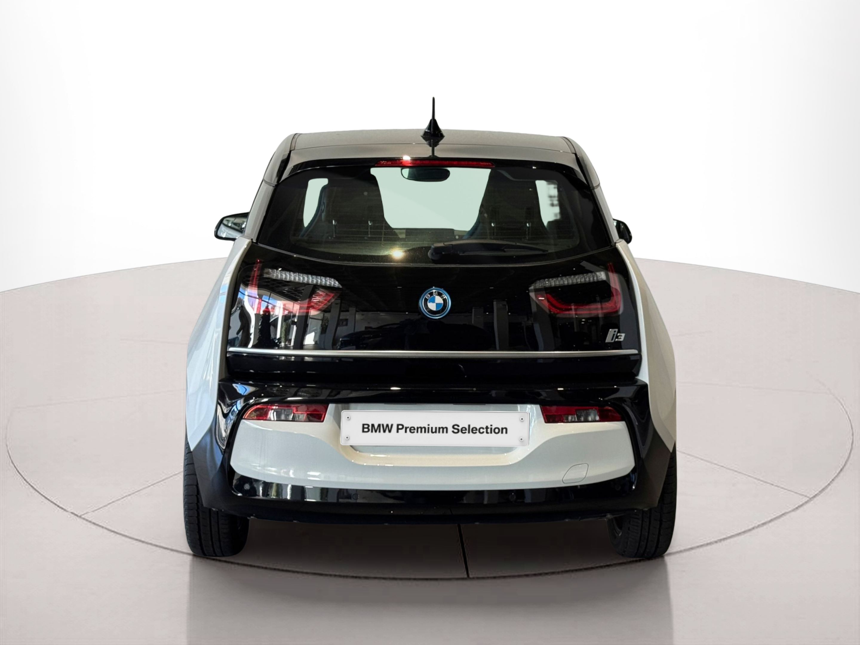 BMW i3 i3 120Ah color Blanco. Año 2022. 125KW(170CV). Elétrico. En concesionario BMcar Braga de Braga