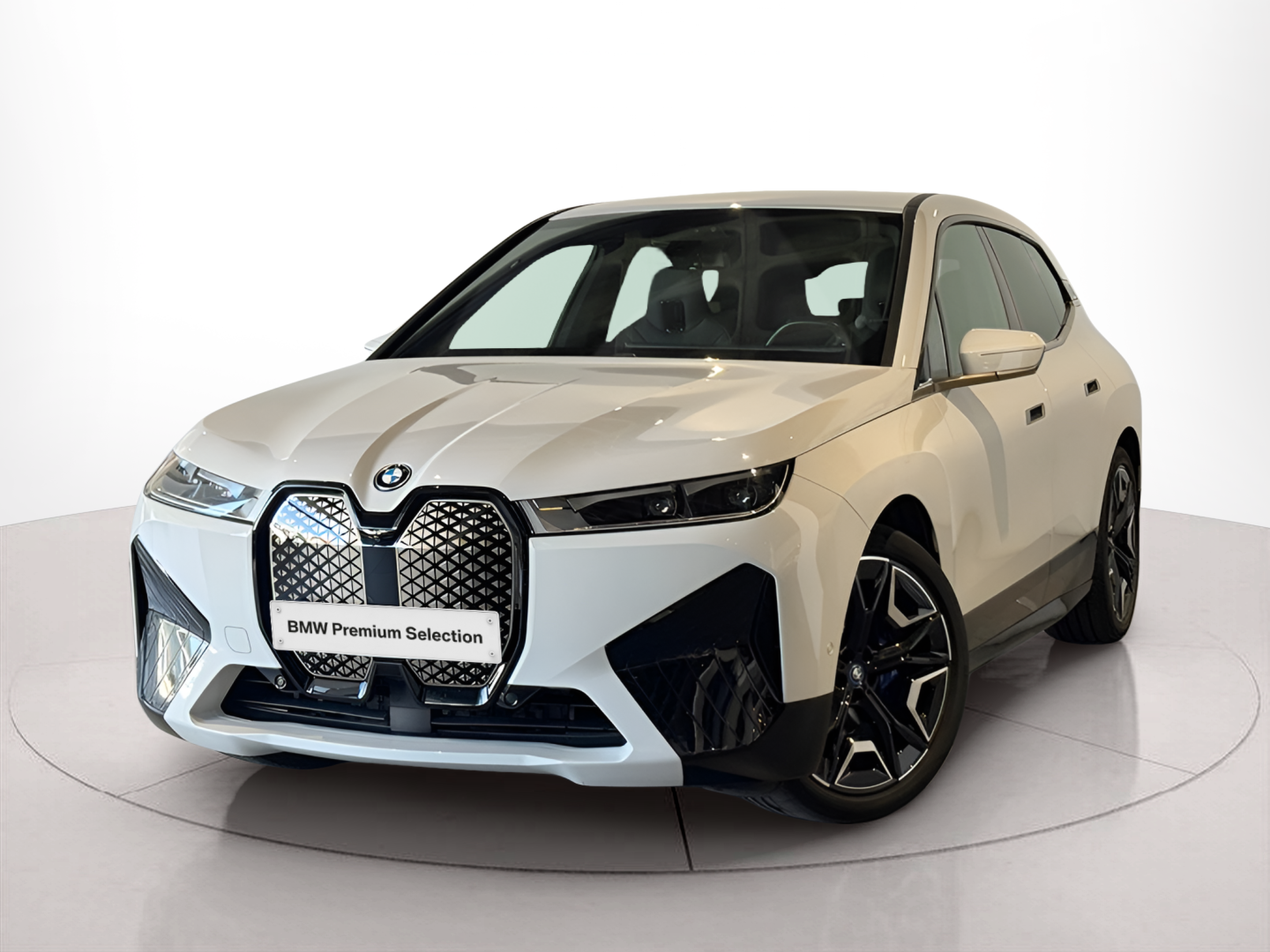 Fotos de BMW iX xDrive40 color Blanco. Año 2022. 240KW(326CV). Elétrico. En concesionario BMcar Braga de Braga