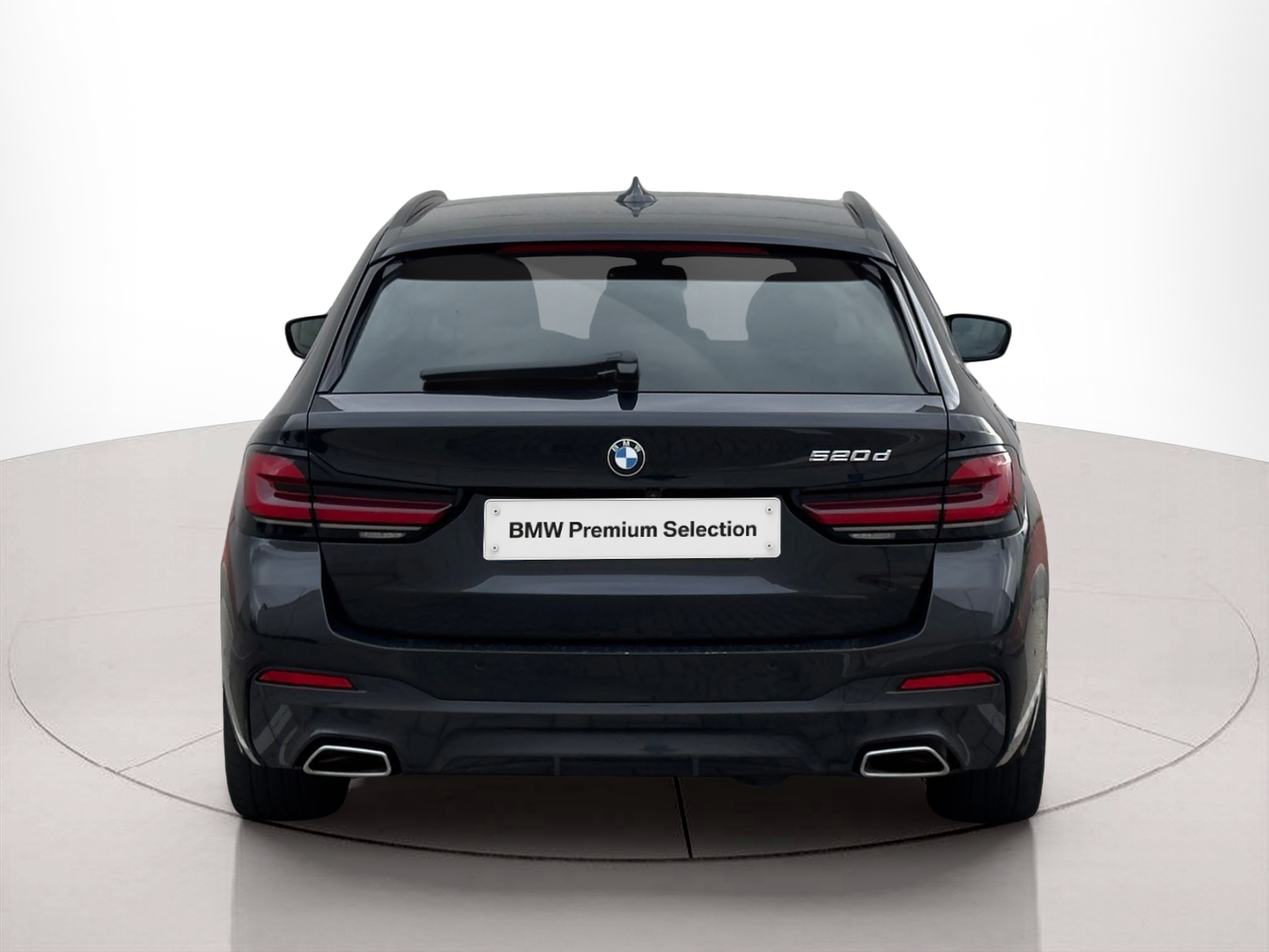 BMW Série 5 520d Touring color Negro. Año 2023. 140KW(190CV). Diesel. En concesionario BMcar Famalicão de Vila Nova de Famalicão