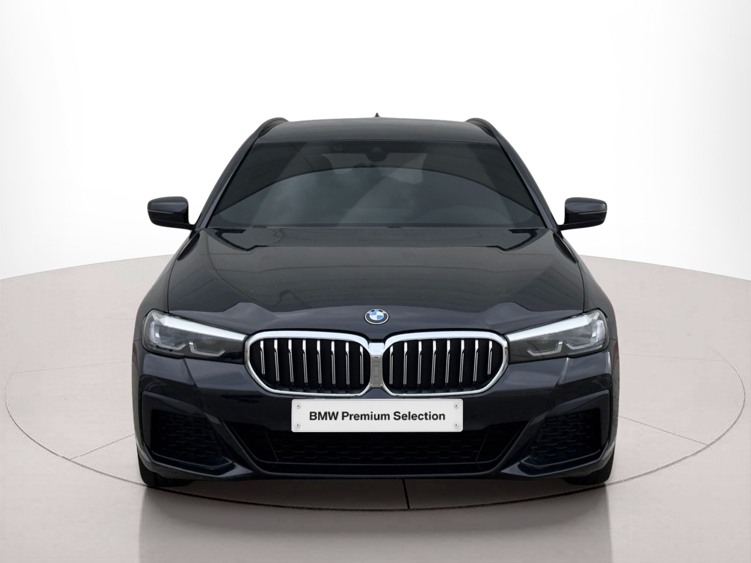 Fotos de BMW Série 5 520d Touring color Negro. Año 2023. 140KW(190CV). Diesel. En concesionario BMcar Viana do Castelo de Viana do Castelo