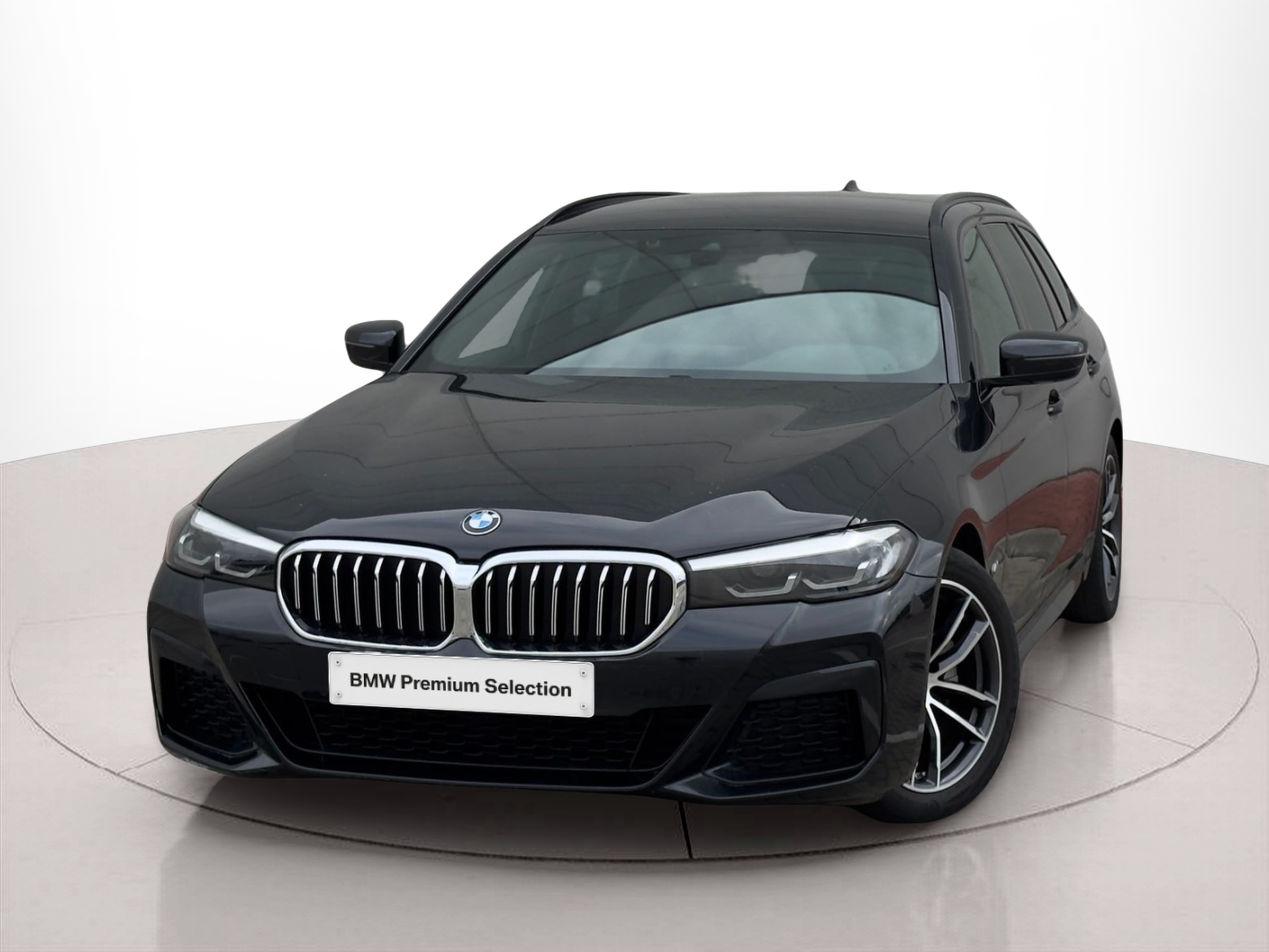 Fotos de BMW Série 5 520d Touring color Negro. Año 2023. 140KW(190CV). Diesel. En concesionario BMcar Viana do Castelo de Viana do Castelo