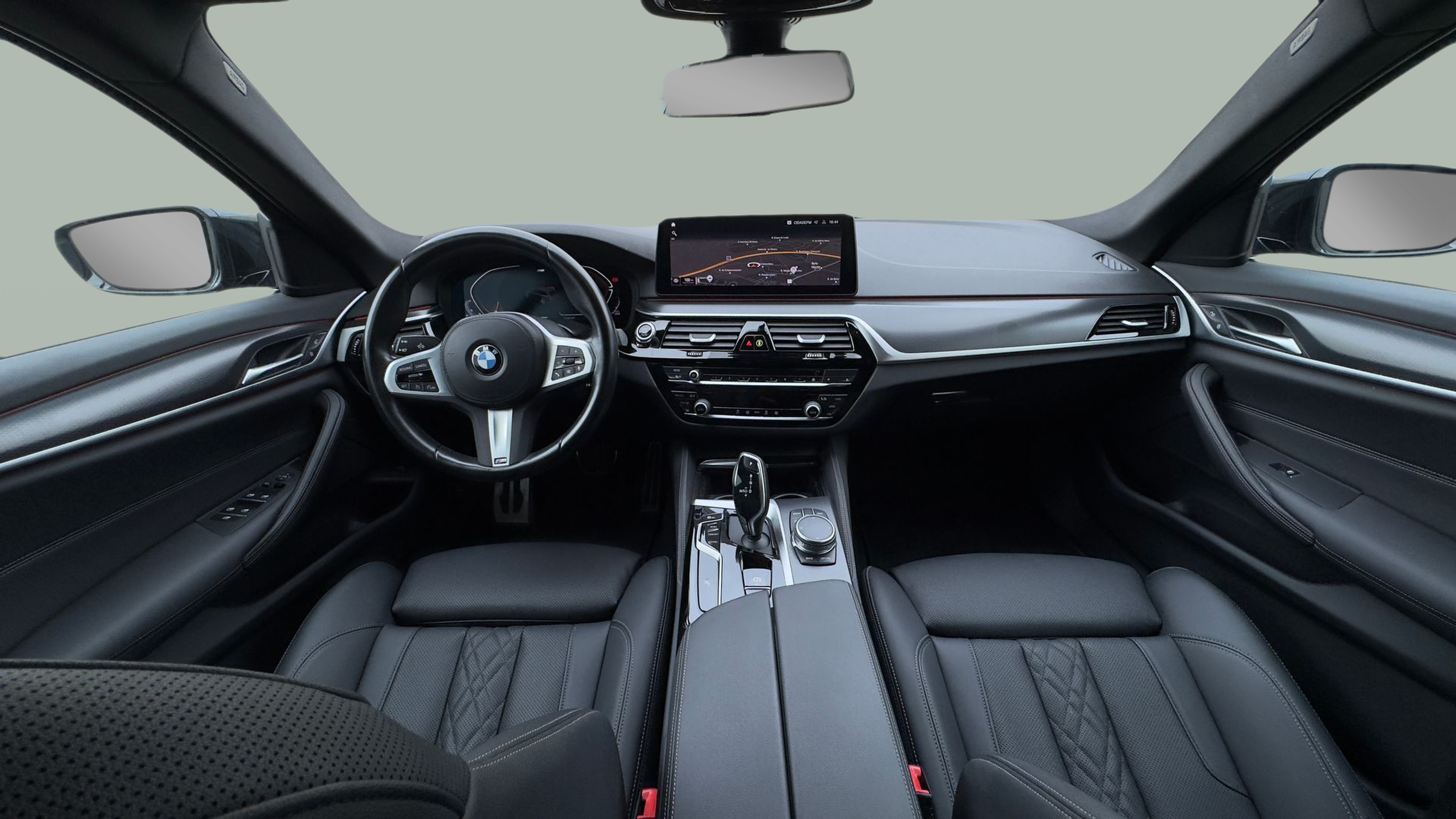 BMW Série 5 520d Touring color Negro. Año 2023. 140KW(190CV). Diesel. En concesionario BMcar Famalicão de Vila Nova de Famalicão