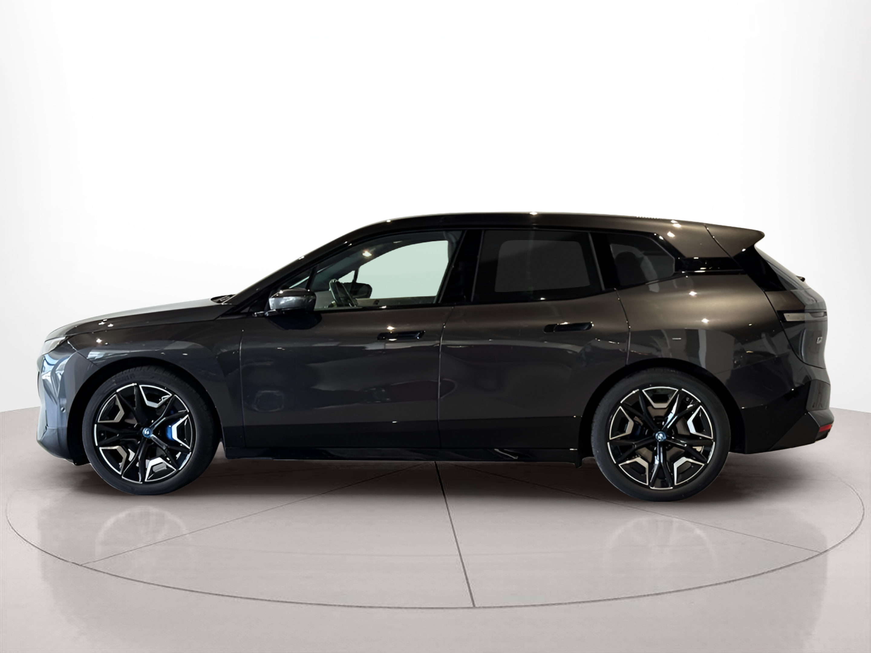 Fotos de BMW iX xDrive50 color Gris. Año 2023. 385KW(523CV). Elétrico. En concesionario BMcar Braga de Braga