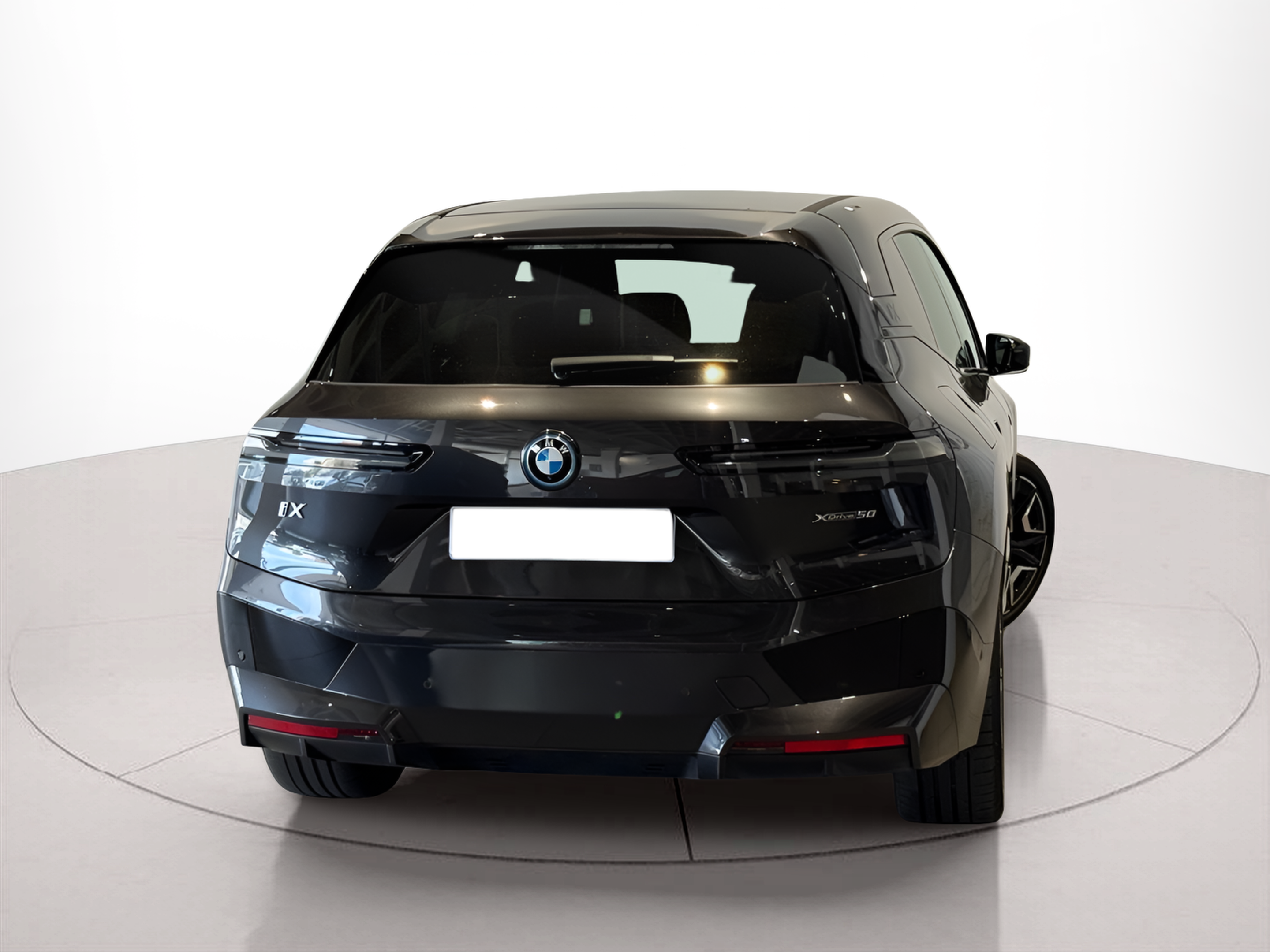 BMW iX xDrive50 color Gris. Año 2023. 385KW(523CV). Elétrico. En concesionario BMcar Braga de Braga