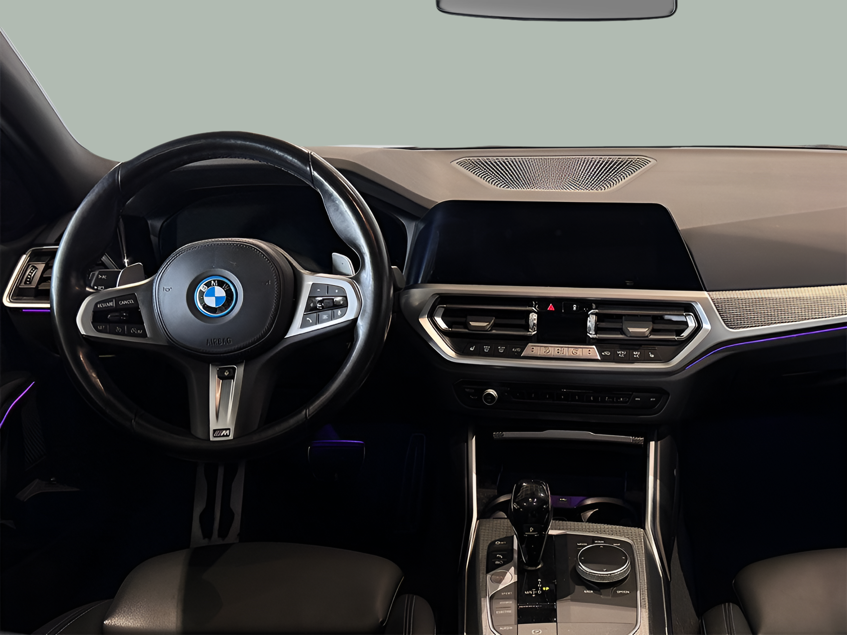 BMW Série 3 320e Touring color Negro. Año 2022. 150KW(204CV). Elétrico / Gasolina Híbrido. En concesionario BMcar Braga de Braga