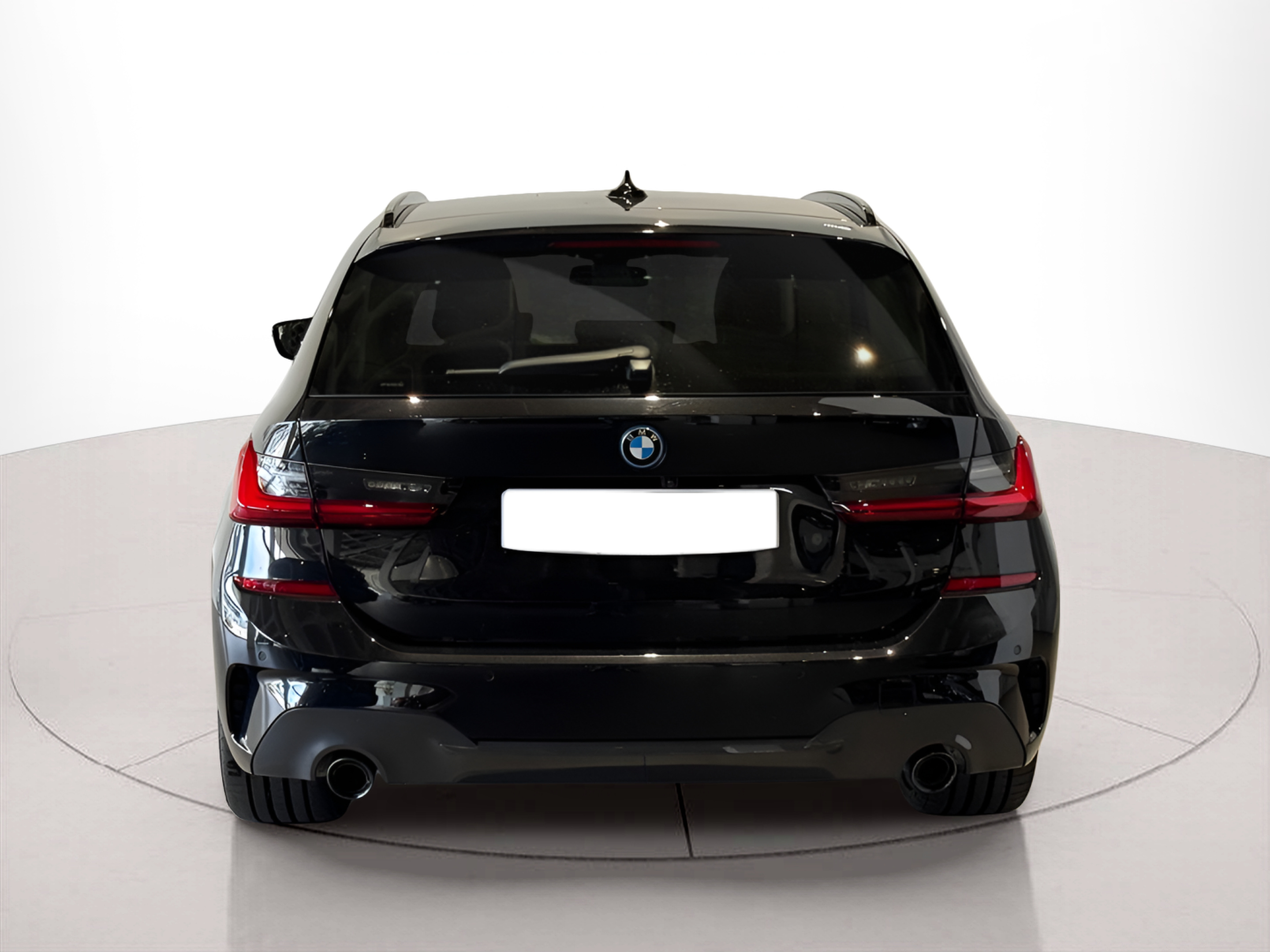BMW Série 3 320e Touring color Negro. Año 2022. 150KW(204CV). Elétrico / Gasolina Híbrido. En concesionario BMcar Braga de Braga