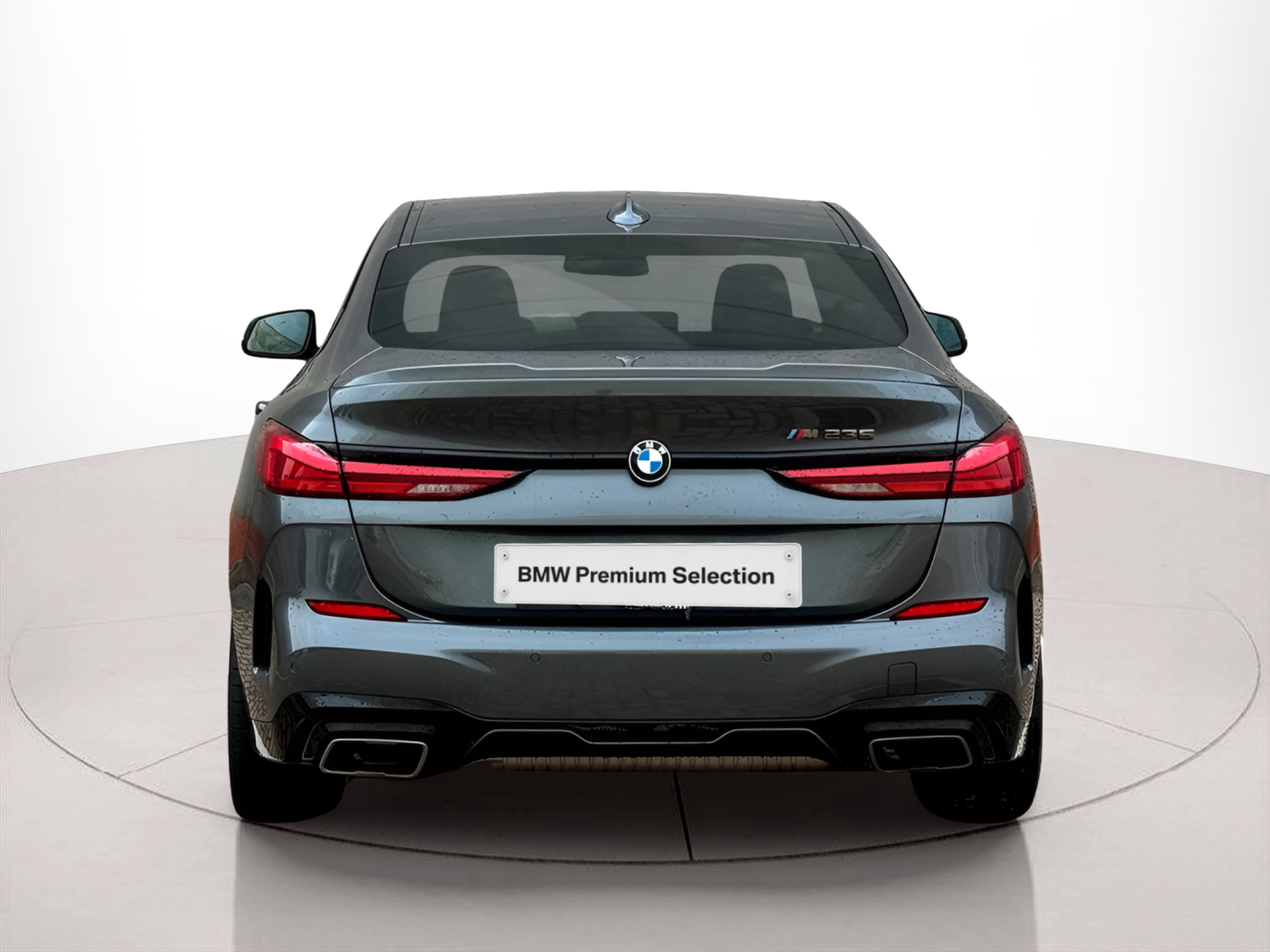 BMW Série 2 M235i Gran Coupe color Gris. Año 2022. 225KW(306CV). Gasolina. En concesionario BMcar Famalicão de Vila Nova de Famalicão