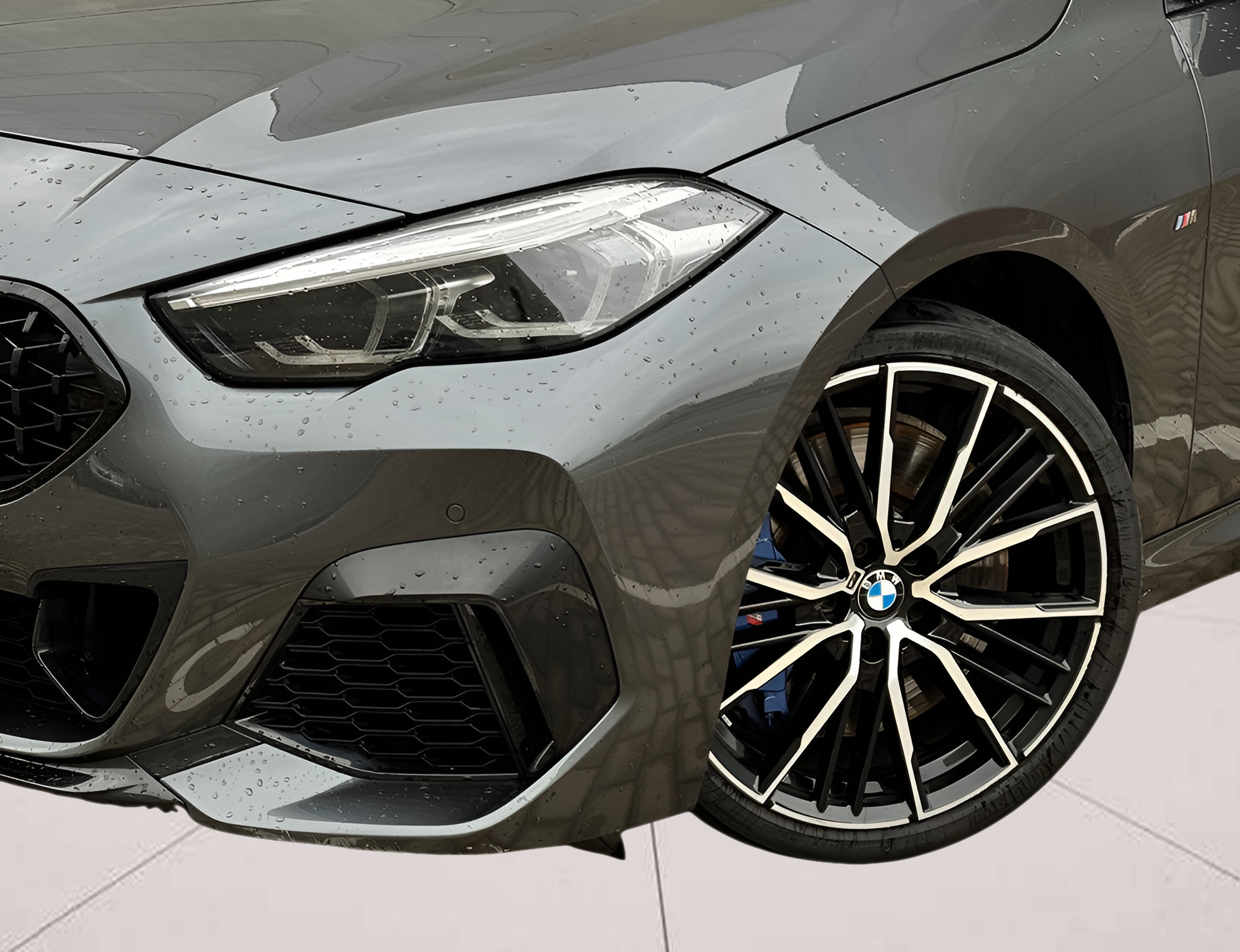 BMW Série 2 M235i Gran Coupe color Gris. Año 2022. 225KW(306CV). Gasolina. En concesionario BMcar Famalicão de Vila Nova de Famalicão