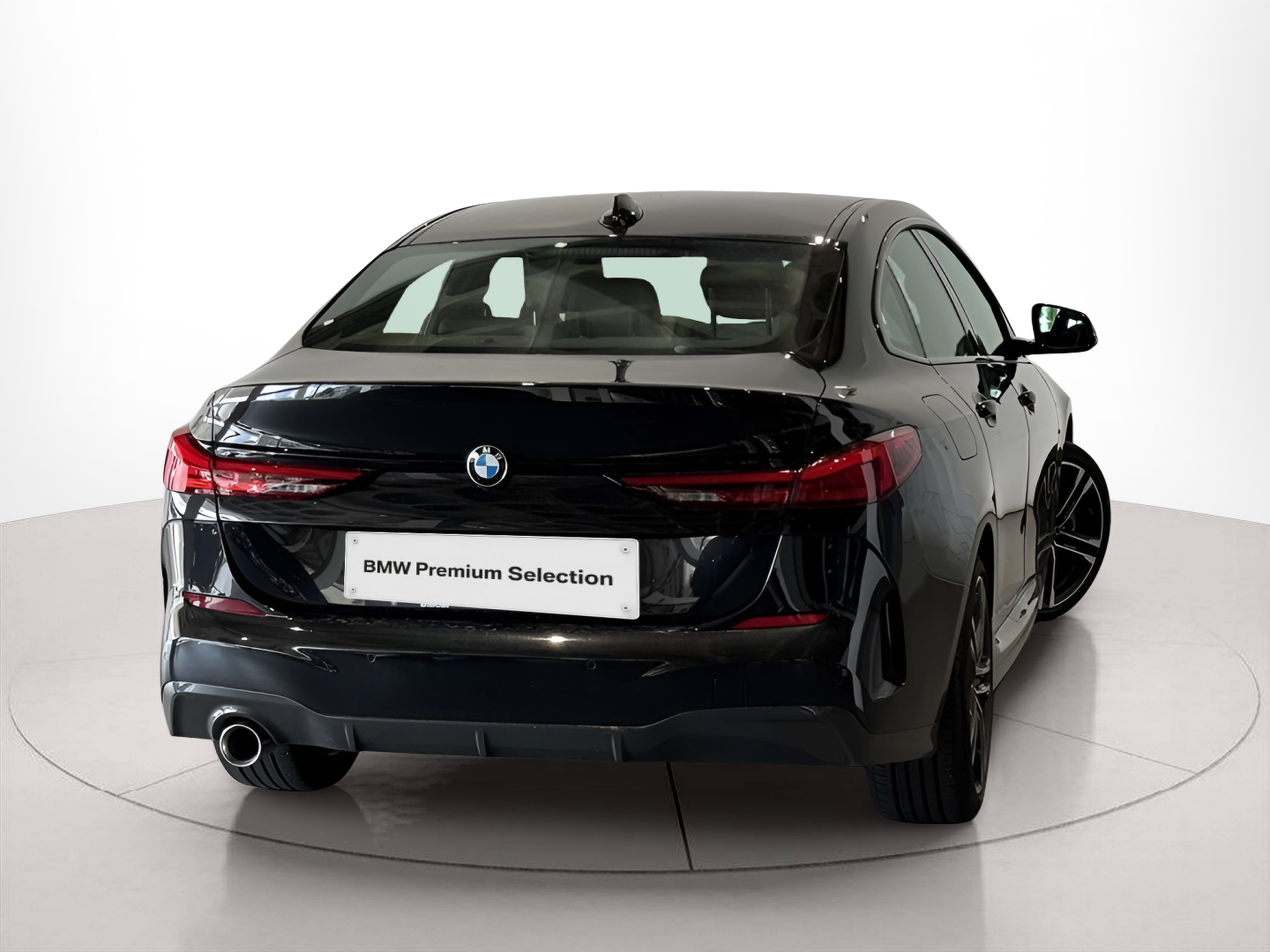 BMW Série 2 216d Gran Coupe color Negro. Año 2024. 85KW(116CV). Diesel. En concesionario BMcar Barcelos de Barcelos