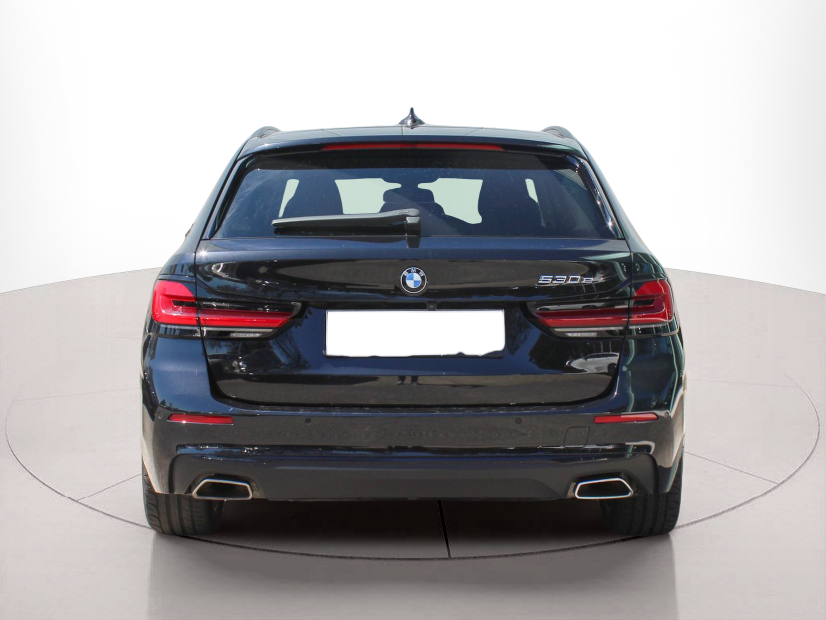 BMW Série 5 530e Touring color Negro. Año 2021. 215KW(292CV). Elétrico / Gasolina Híbrido. En concesionario BMcar Braga de Braga