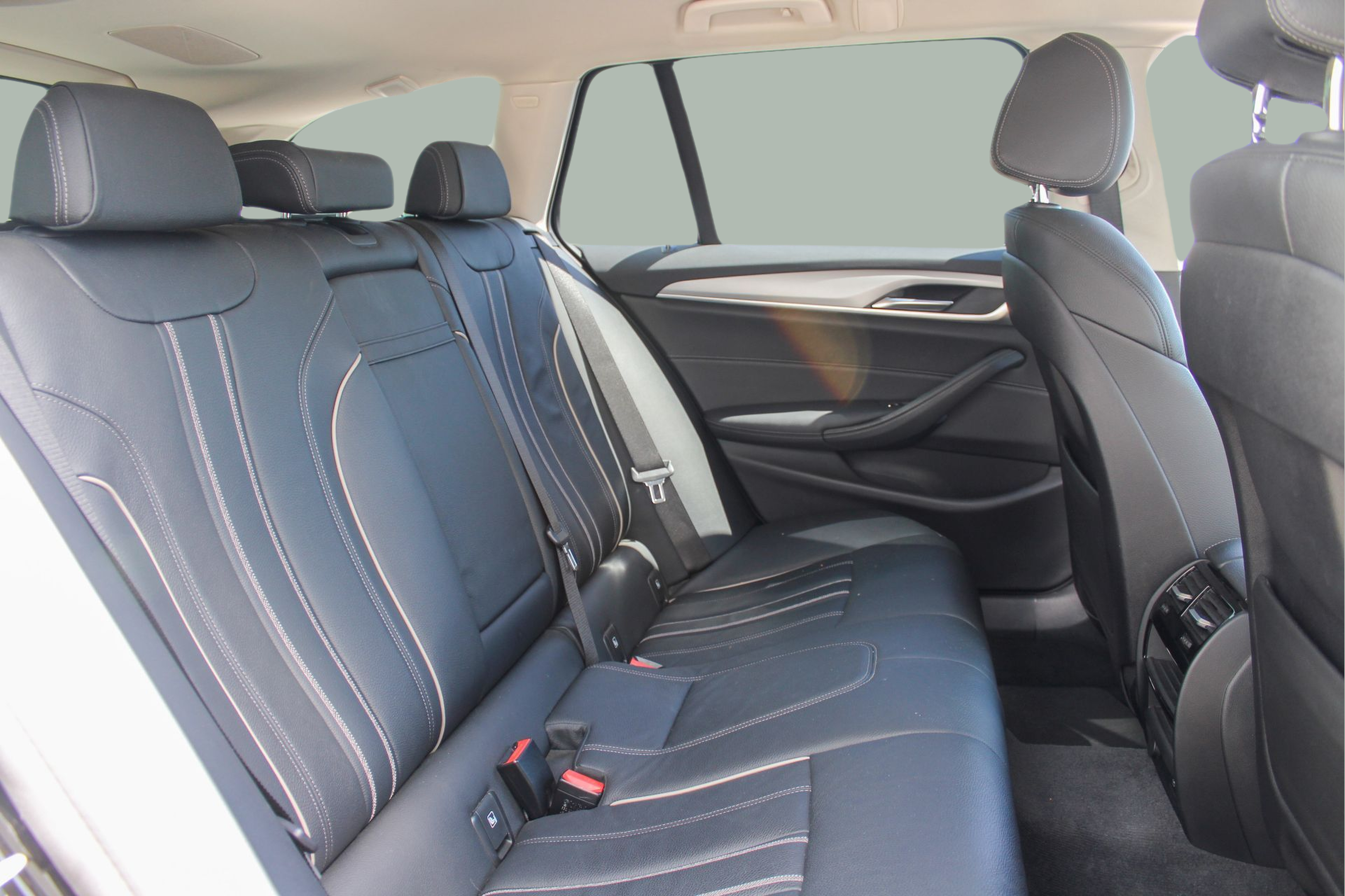 BMW Série 5 530e Touring color Negro. Año 2021. 215KW(292CV). Elétrico / Gasolina Híbrido. En concesionario BMcar Famalicão de Vila Nova de Famalicão