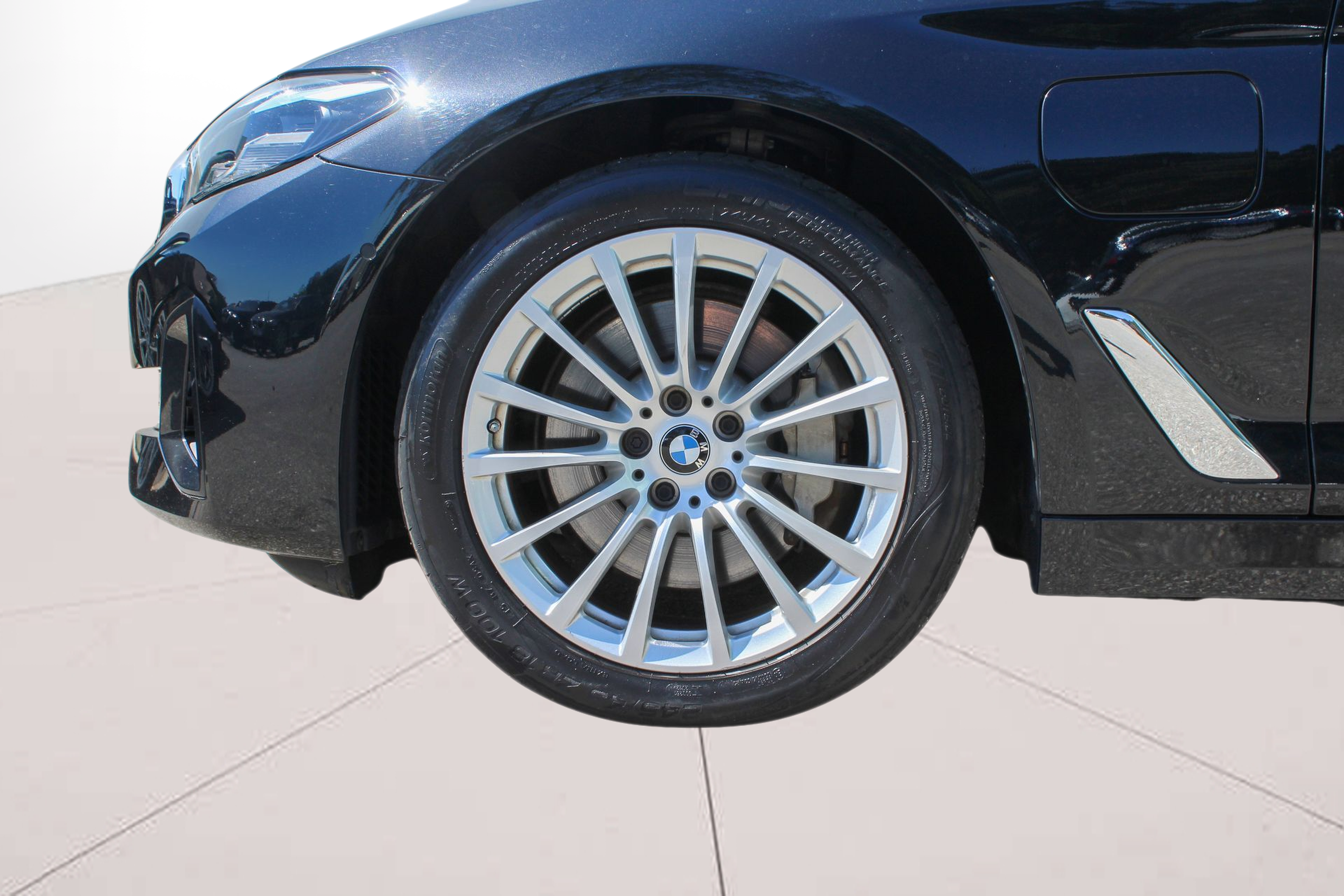 BMW Série 5 530e Touring color Negro. Año 2021. 215KW(292CV). Elétrico / Gasolina Híbrido. En concesionario BMcar Famalicão de Vila Nova de Famalicão