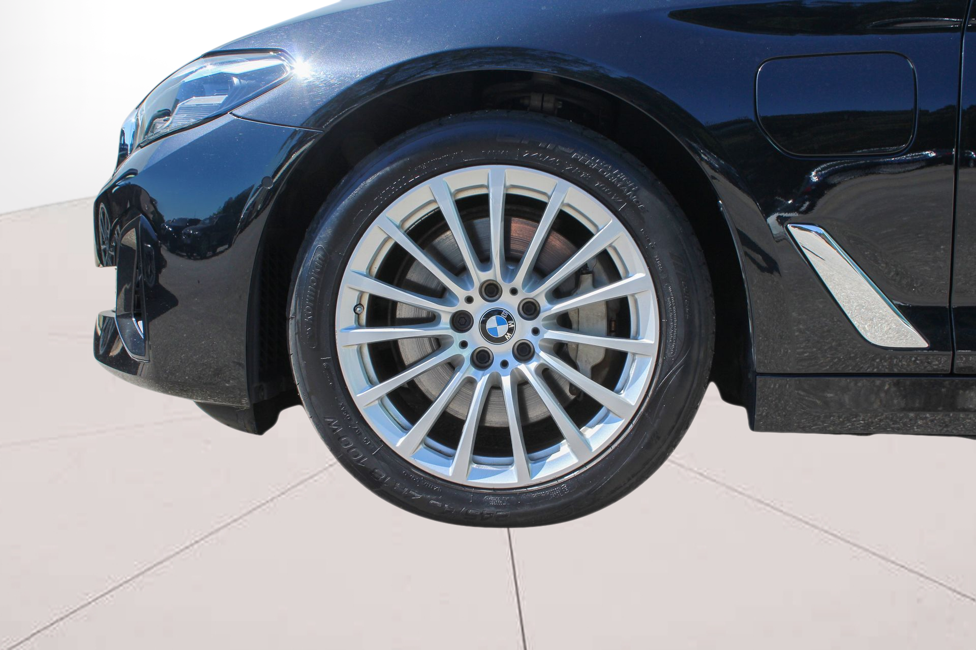 BMW Série 5 530e Touring color Negro. Año 2021. 215KW(292CV). Elétrico / Gasolina Híbrido. En concesionario BMcar Braga de Braga