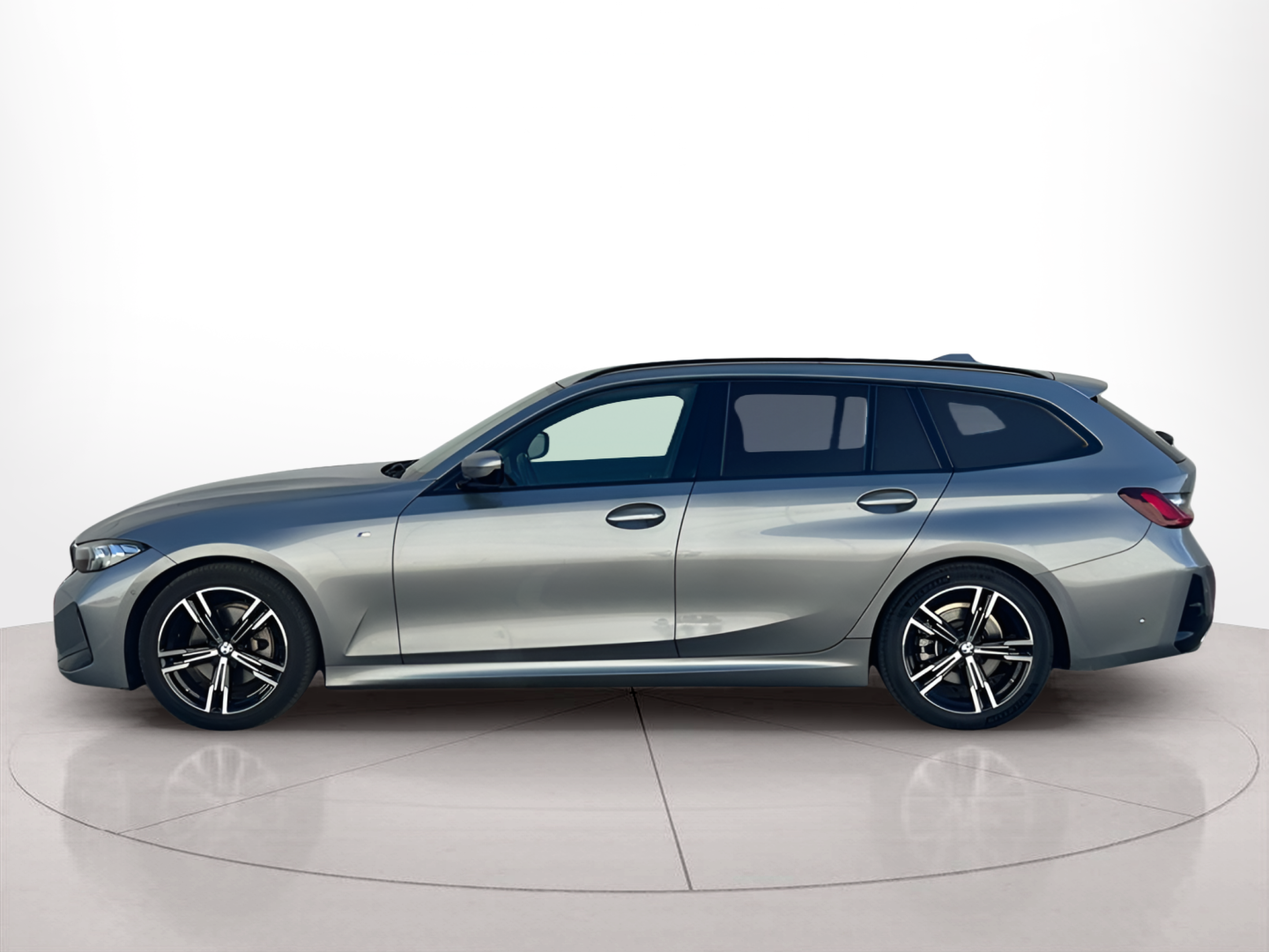 Fotos de BMW Série 3 320d Touring color Gris. Año 2024. 140KW(190CV). Diesel. En concesionario BMcar Famalicão de Vila Nova de Famalicão