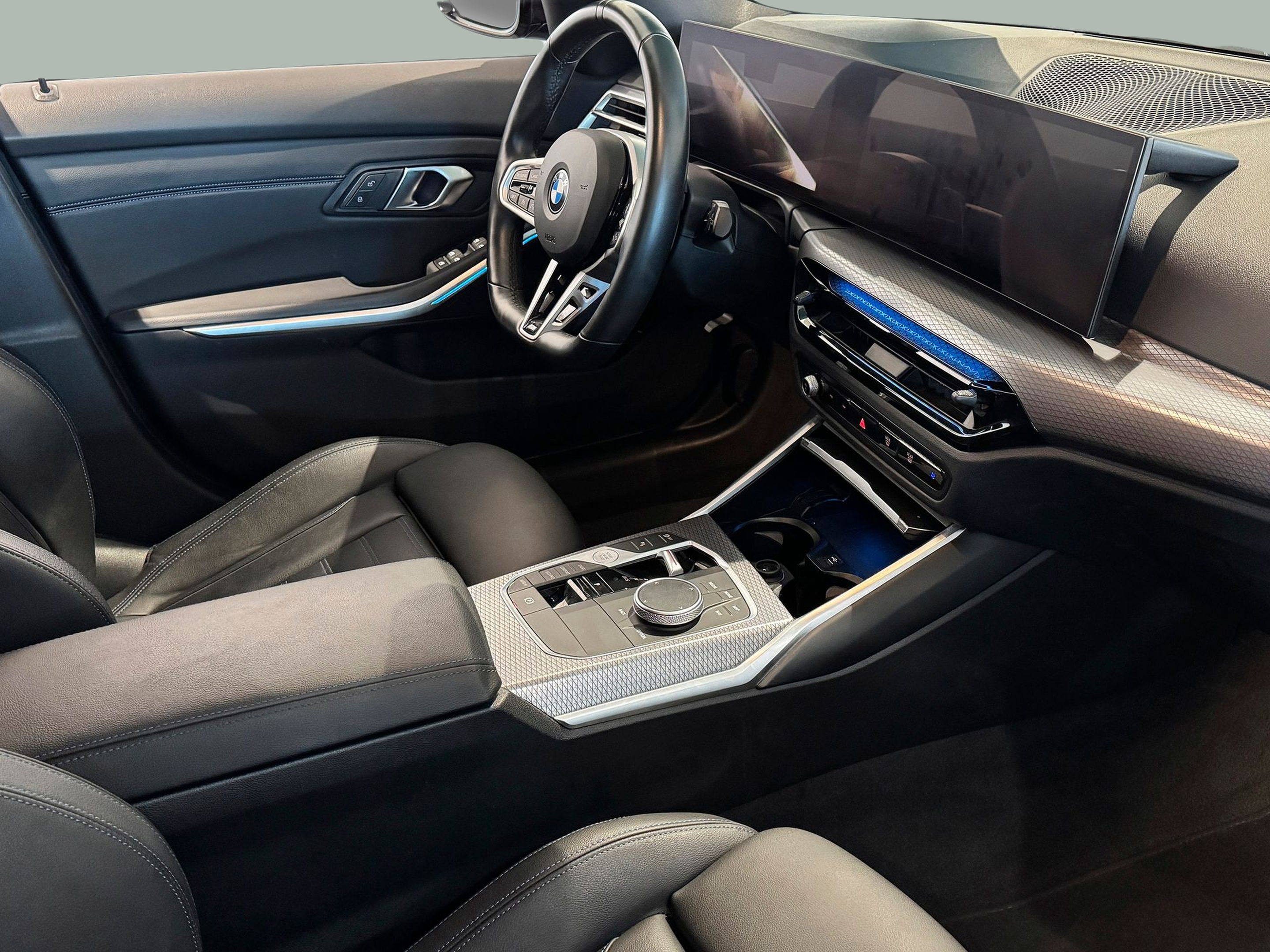 BMW Série 3 320d Touring color Negro. Año 2025. 140KW(190CV). Diesel. En concesionario BMcar Porto de Porto