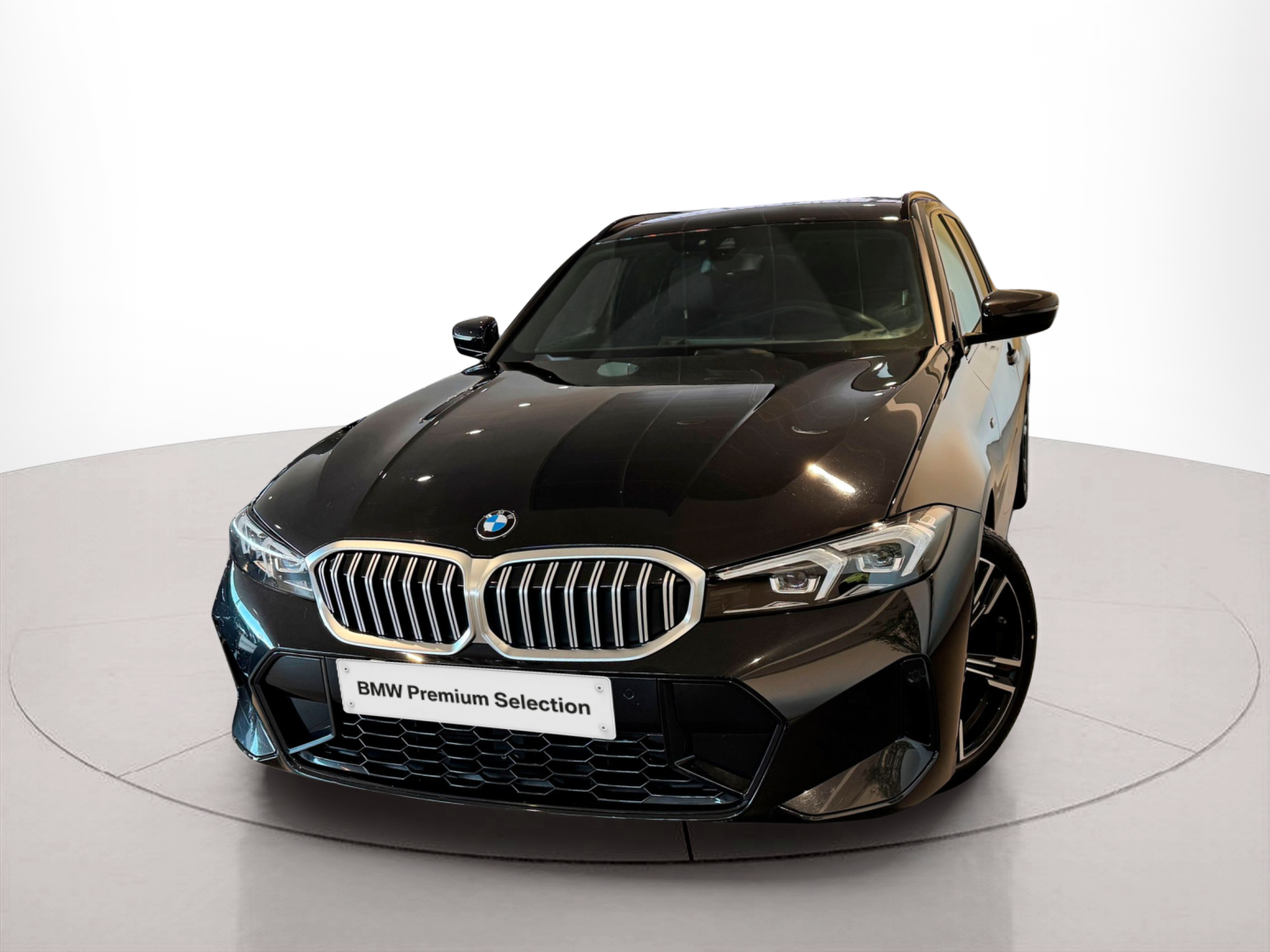 Fotos de BMW Série 3 320d Touring color Negro. Año 2025. 140KW(190CV). Diesel. En concesionario BMcar Porto de Porto