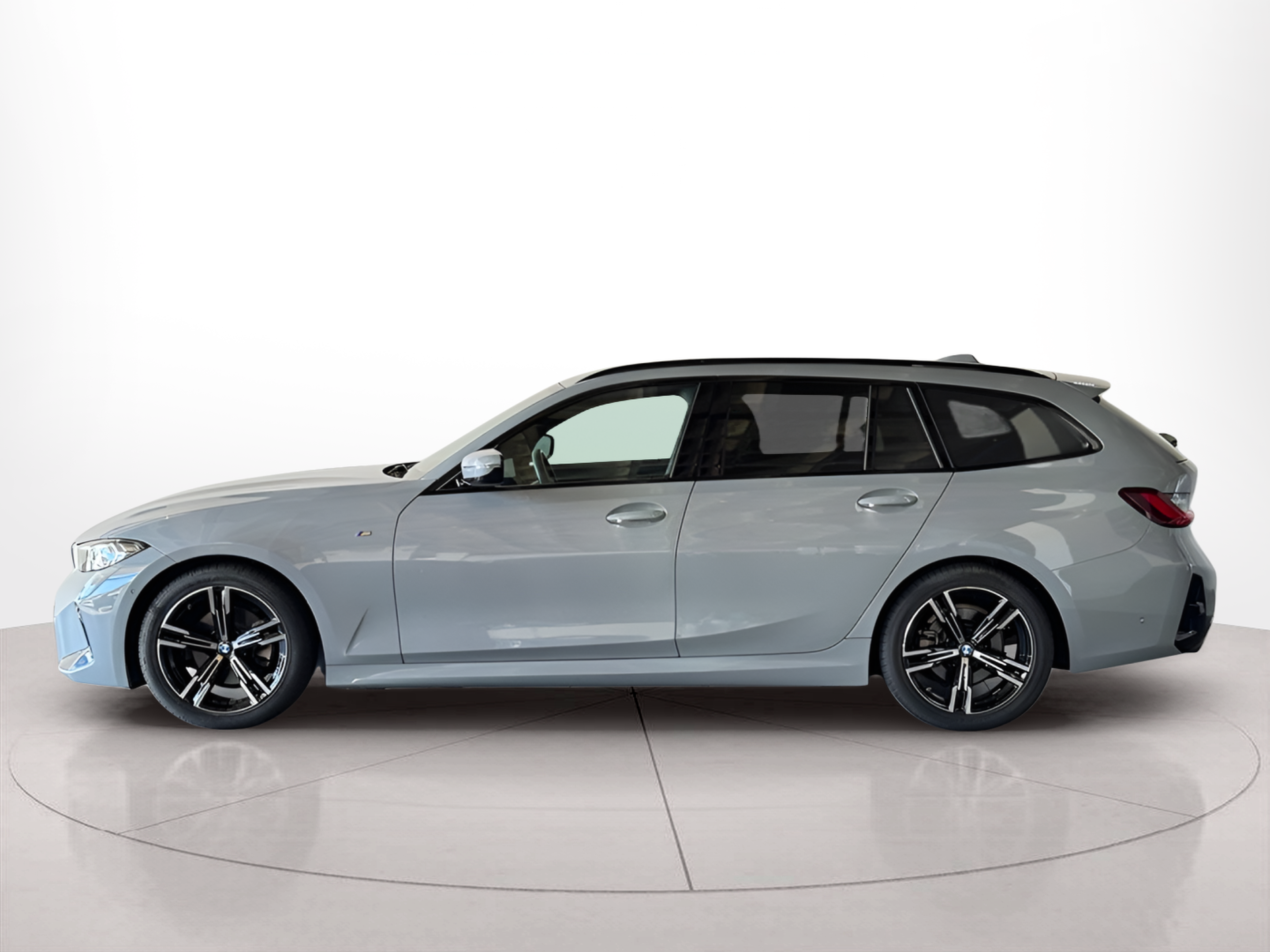 Fotos de BMW Série 3 320d Touring color Gris. Año 2024. 140KW(190CV). Diesel. En concesionario BMcar Braga de Braga