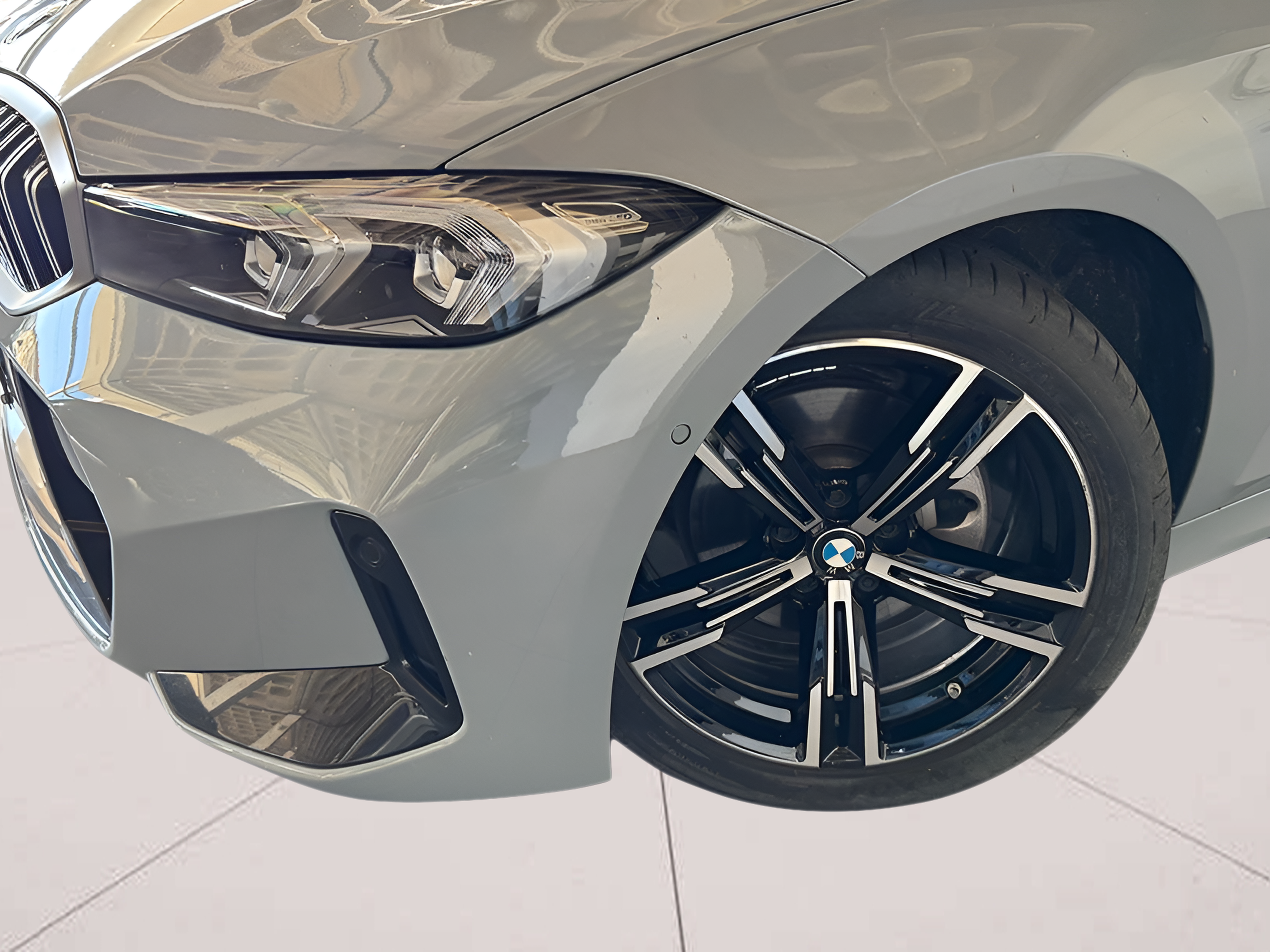 BMW Série 3 320d Touring color Gris. Año 2024. 140KW(190CV). Diesel. En concesionario BMcar Braga de Braga