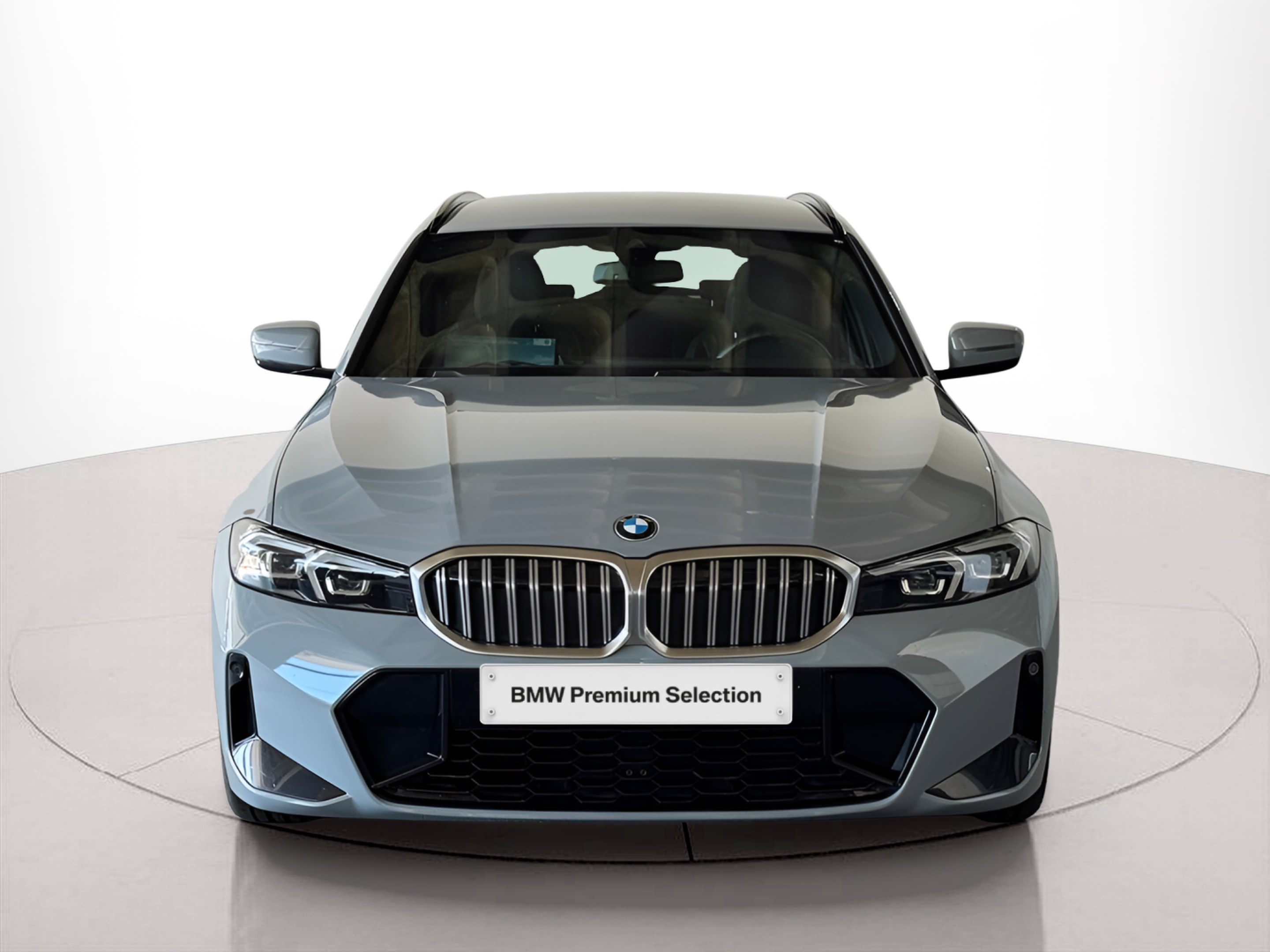 Fotos de BMW Série 3 320d Touring color Gris. Año 2024. 140KW(190CV). Diesel. En concesionario BMcar Braga de Braga