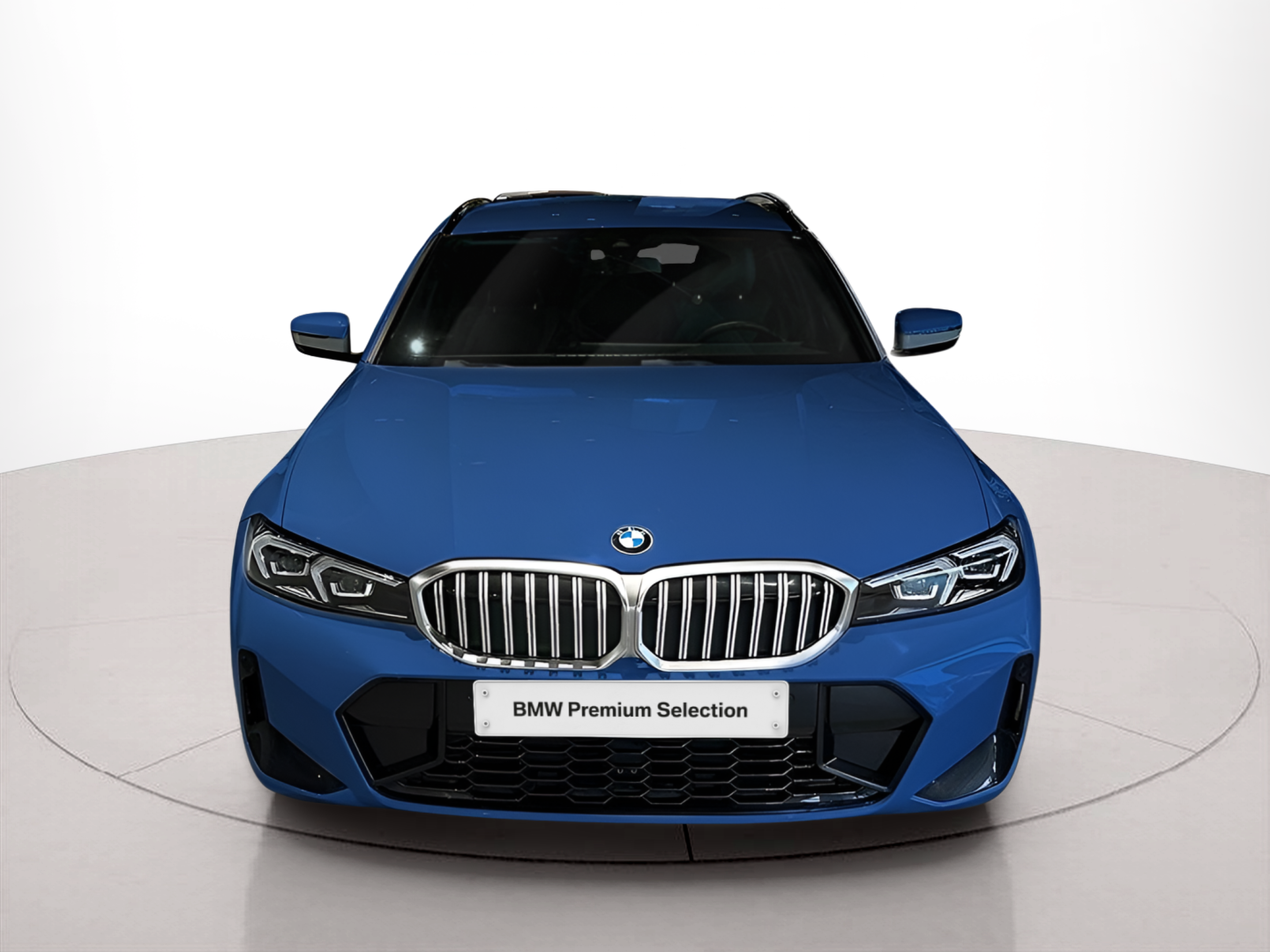 Fotos de BMW Série 3 320d Touring color Azul. Año 2024. 140KW(190CV). Diesel. En concesionario BMcar Famalicão de Vila Nova de Famalicão