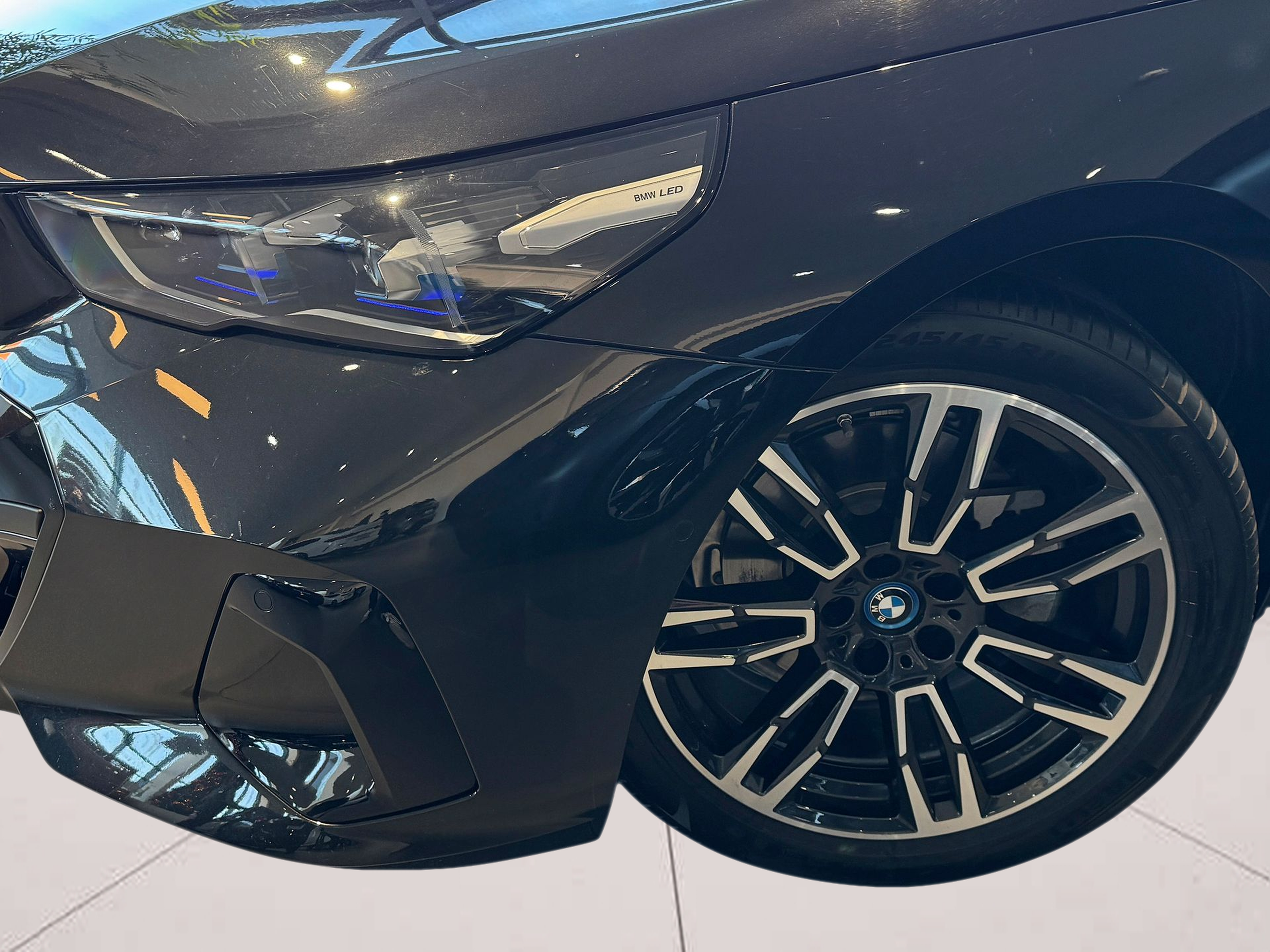 BMW Série 5 530e Touring color Negro. Año 2025. 220KW(299CV). Elétrico / Gasolina Híbrido. En concesionario BMcar Braga de Braga