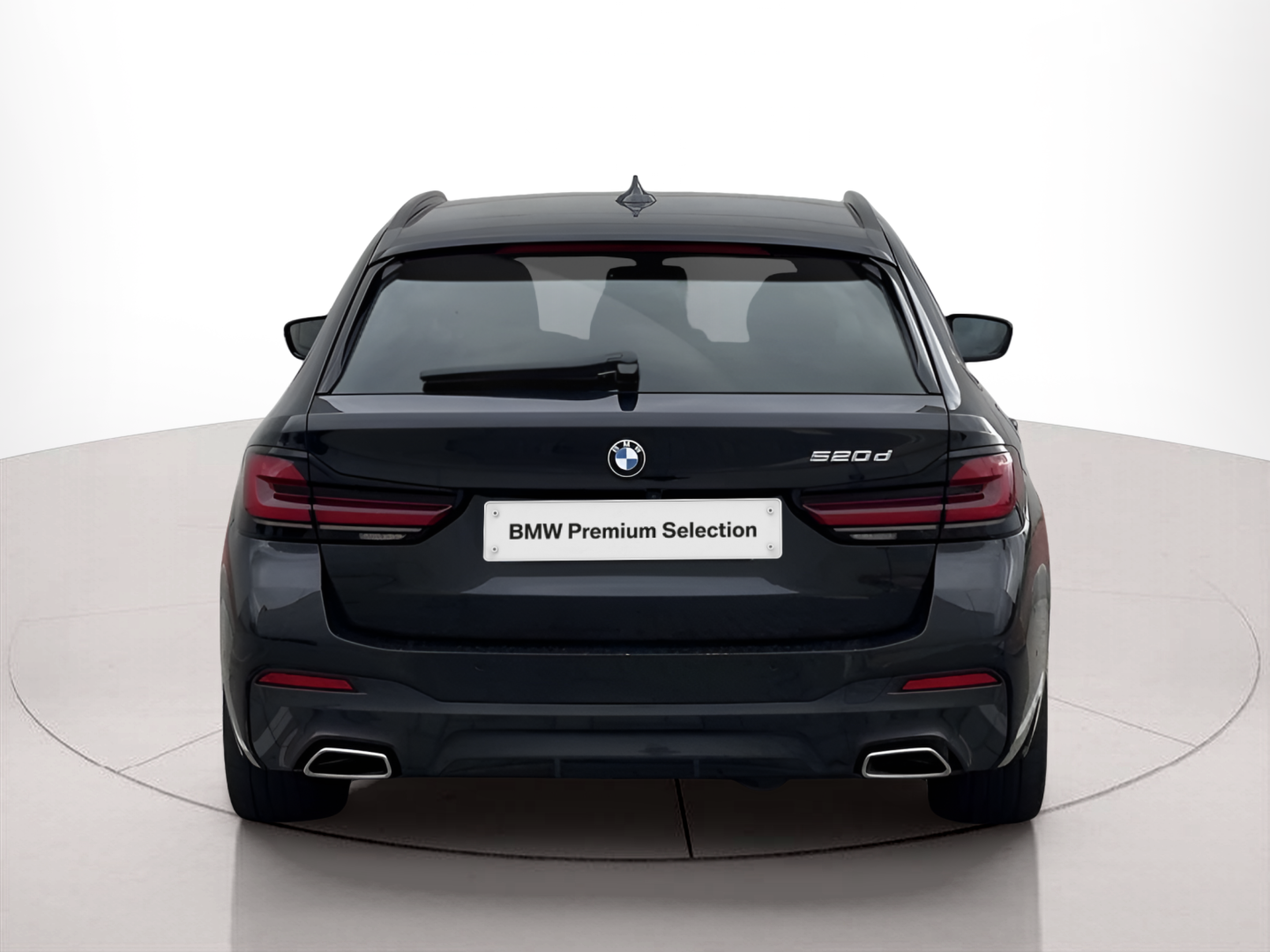 BMW Série 5 520d Touring color Negro. Año 2023. 140KW(190CV). Diesel. En concesionario BMcar Barcelos de Barcelos
