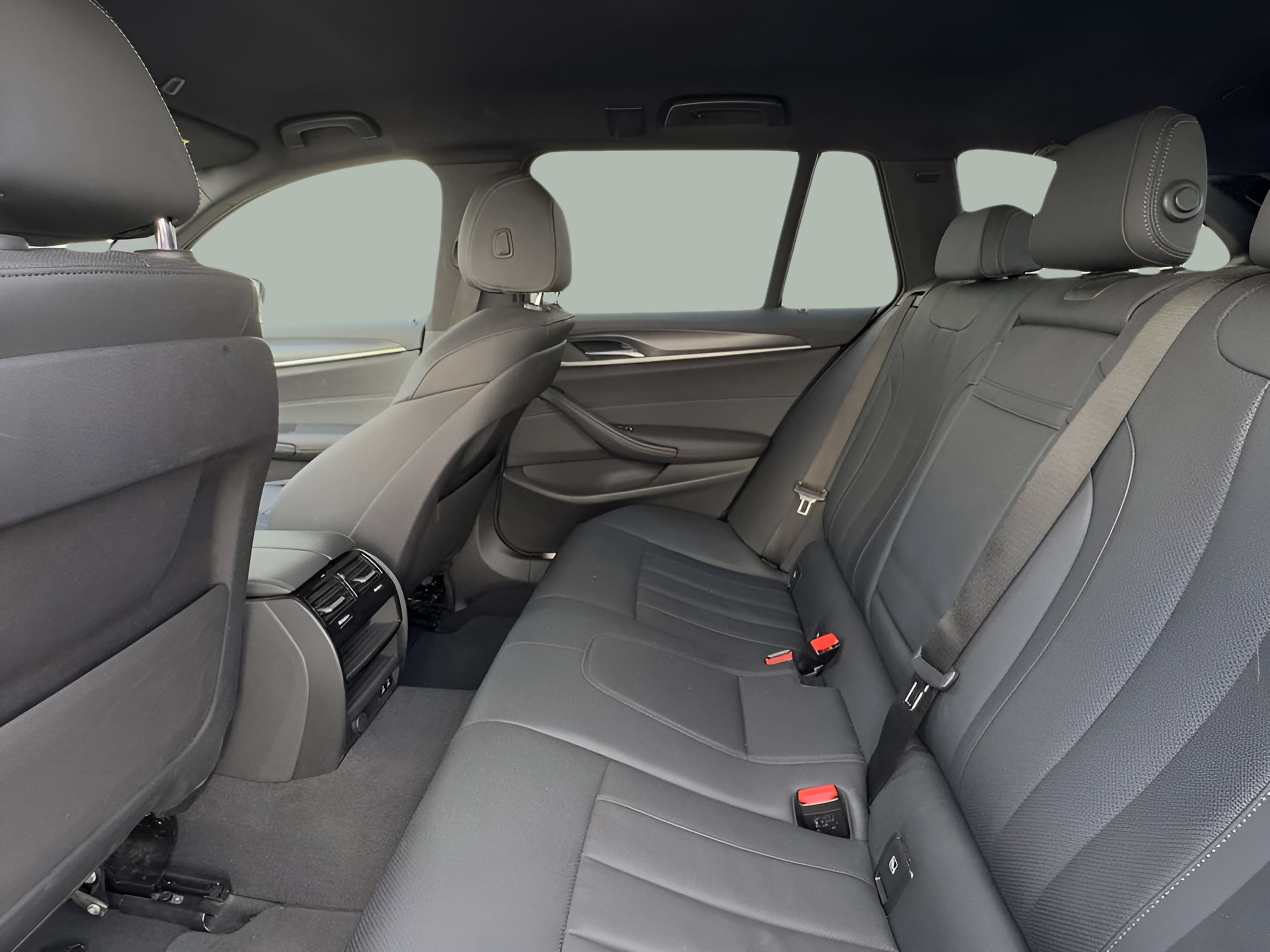 BMW Série 5 520d Touring color Gris. Año 2023. 140KW(190CV). Diesel. En concesionario BMcar Porto de Porto