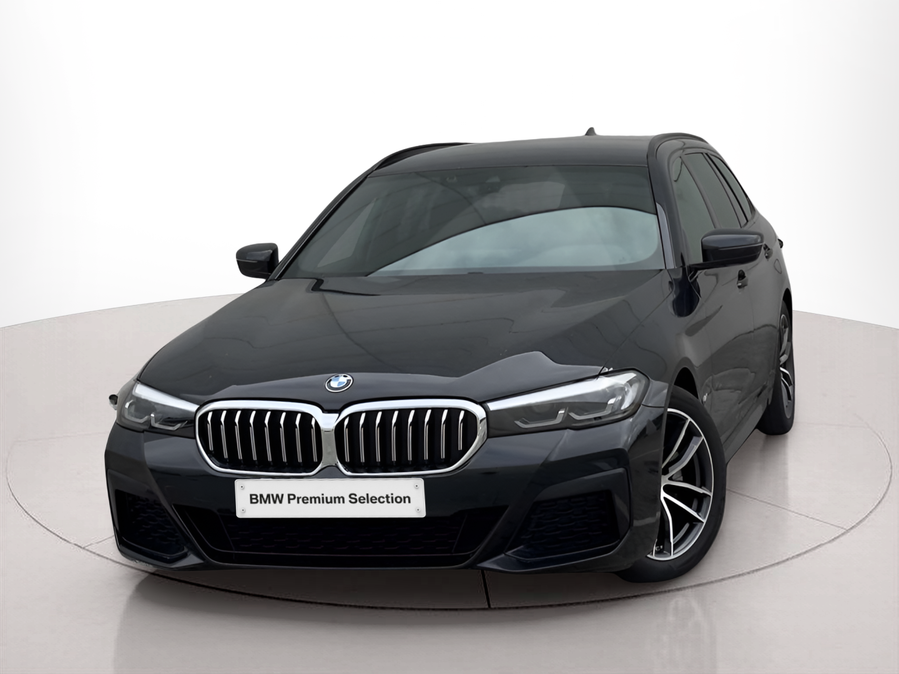 Fotos de BMW Série 5 520d Touring color Negro. Año 2023. 140KW(190CV). Diesel. En concesionario BMcar Braga de Braga