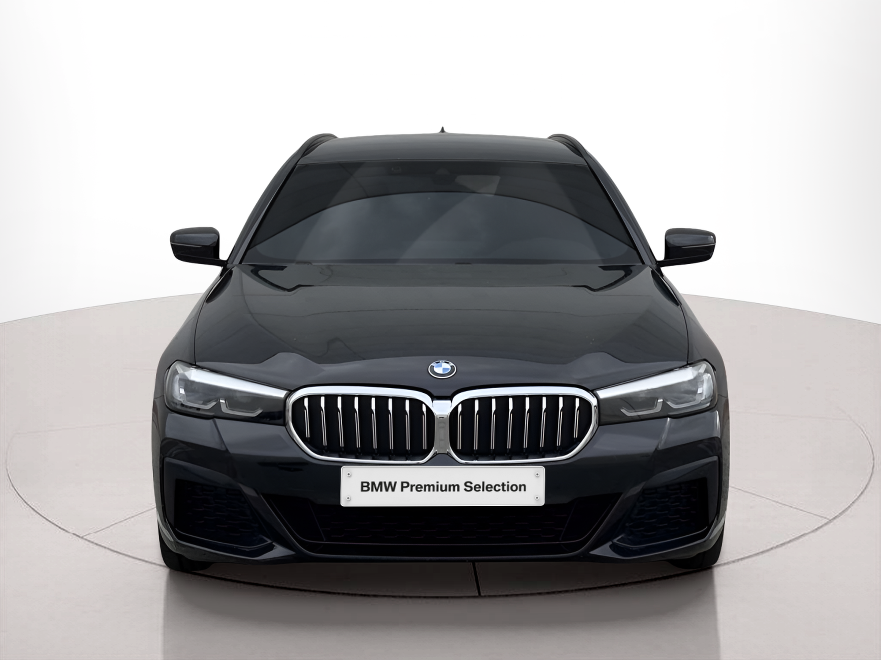 Fotos de BMW Série 5 520d Touring color Negro. Año 2023. 140KW(190CV). Diesel. En concesionario BMcar Braga de Braga