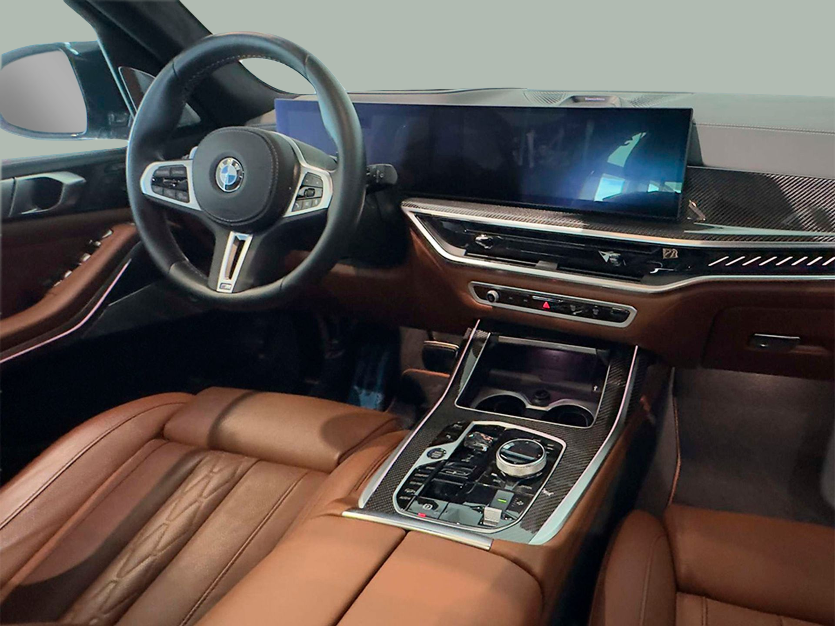 BMW X7 M60i color Gris. Año 2023. 390KW(530CV). Gasolina. En concesionario BMcar Viana do Castelo de Viana do Castelo