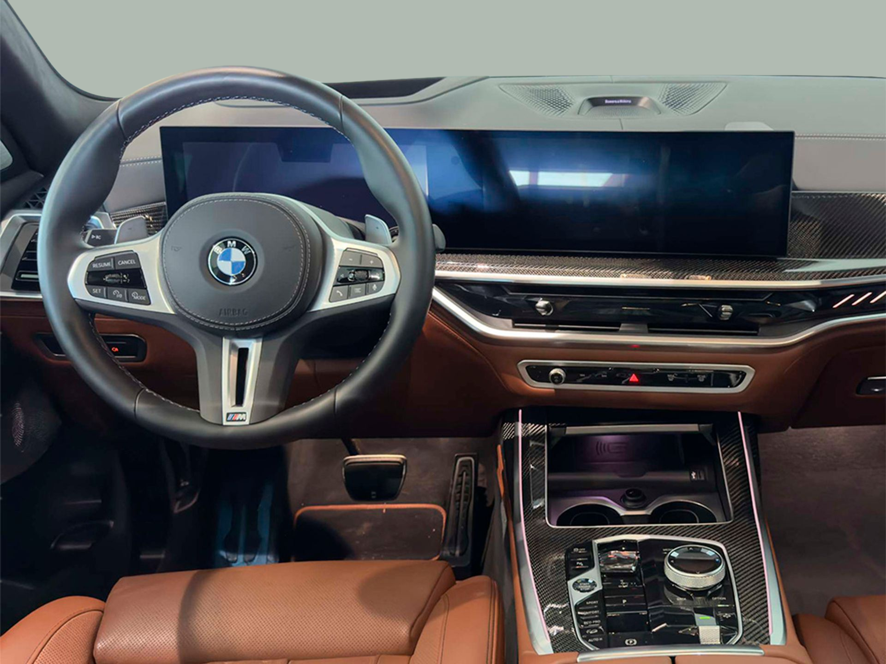 BMW X7 M60i color Gris. Año 2023. 390KW(530CV). Gasolina. En concesionario BMcar Viana do Castelo de Viana do Castelo