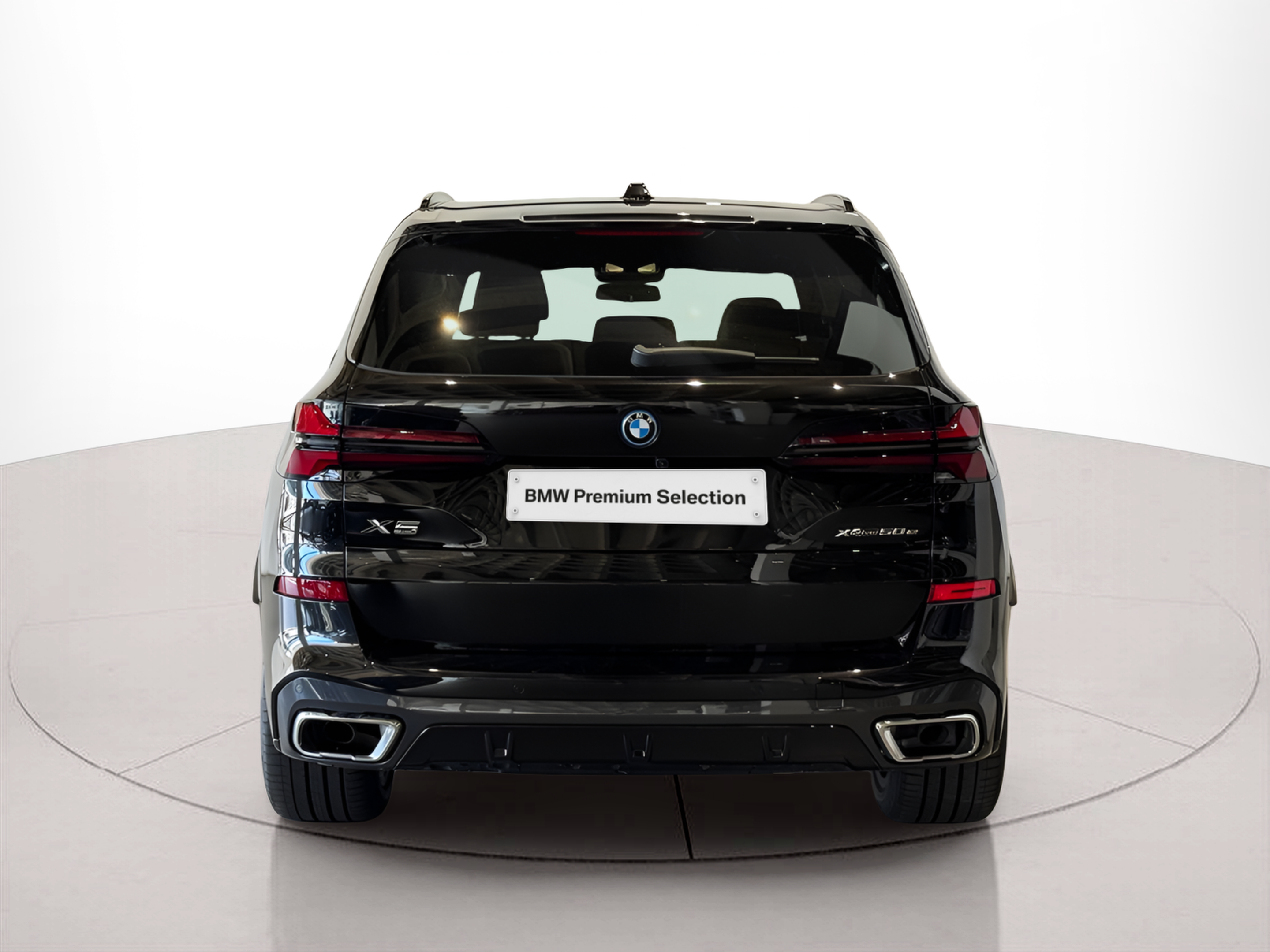 BMW X5 xDrive50e color Negro. Año 2024. 360KW(489CV). Elétrico / Gasolina Híbrido. En concesionario BMcar Braga de Braga