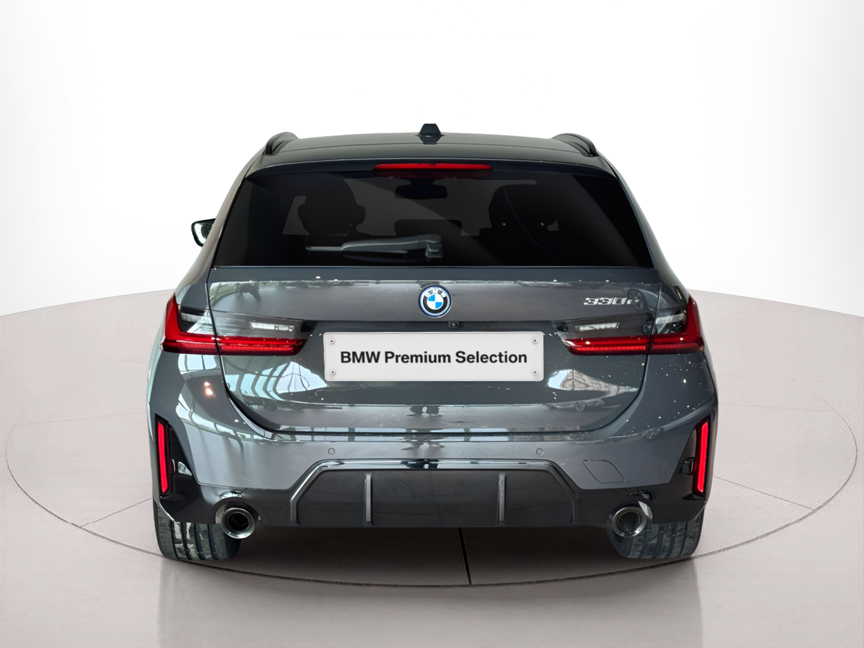 BMW Série 3 330e Touring color Gris. Año 2024. 215KW(292CV). Elétrico / Gasolina Híbrido. En concesionario BMcar Póvoa Varzim de Póvoa de Varzim