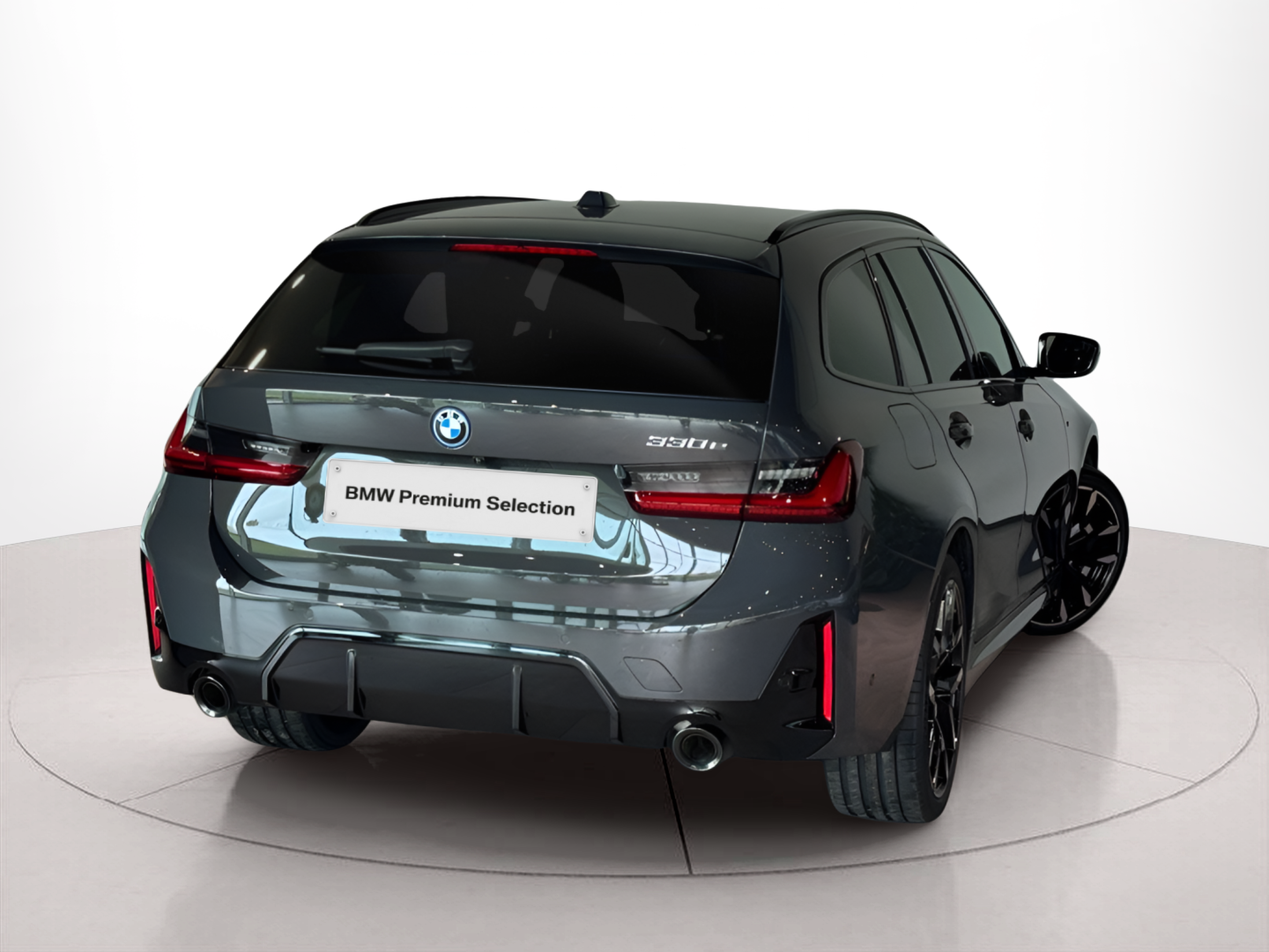 BMW Série 3 330e Touring color Gris. Año 2024. 215KW(292CV). Elétrico / Gasolina Híbrido. En concesionario BMcar Póvoa Varzim de Póvoa de Varzim