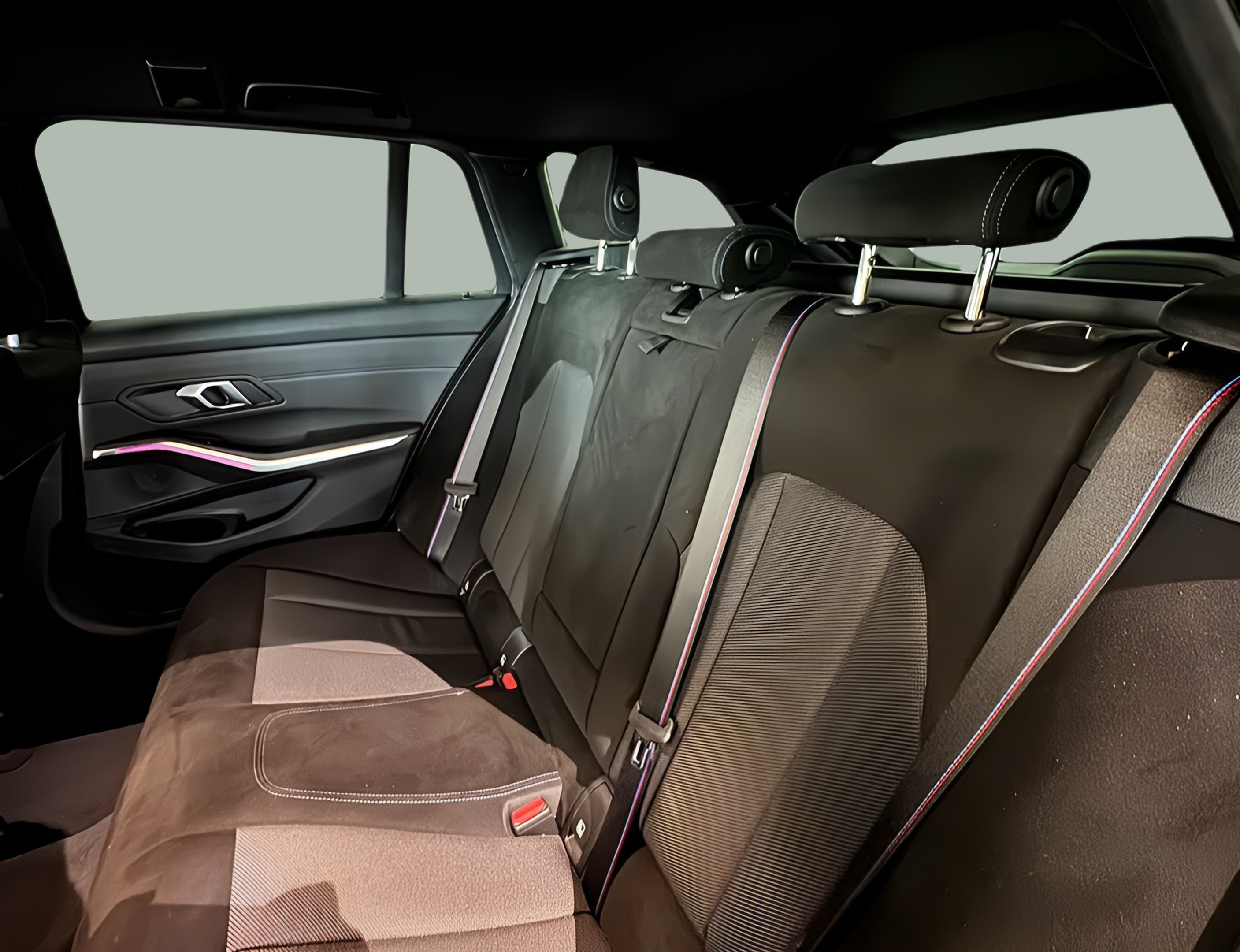 BMW Série 3 330e Touring color Gris. Año 2024. 215KW(292CV). Elétrico / Gasolina Híbrido. En concesionario BMcar Póvoa Varzim de Póvoa de Varzim