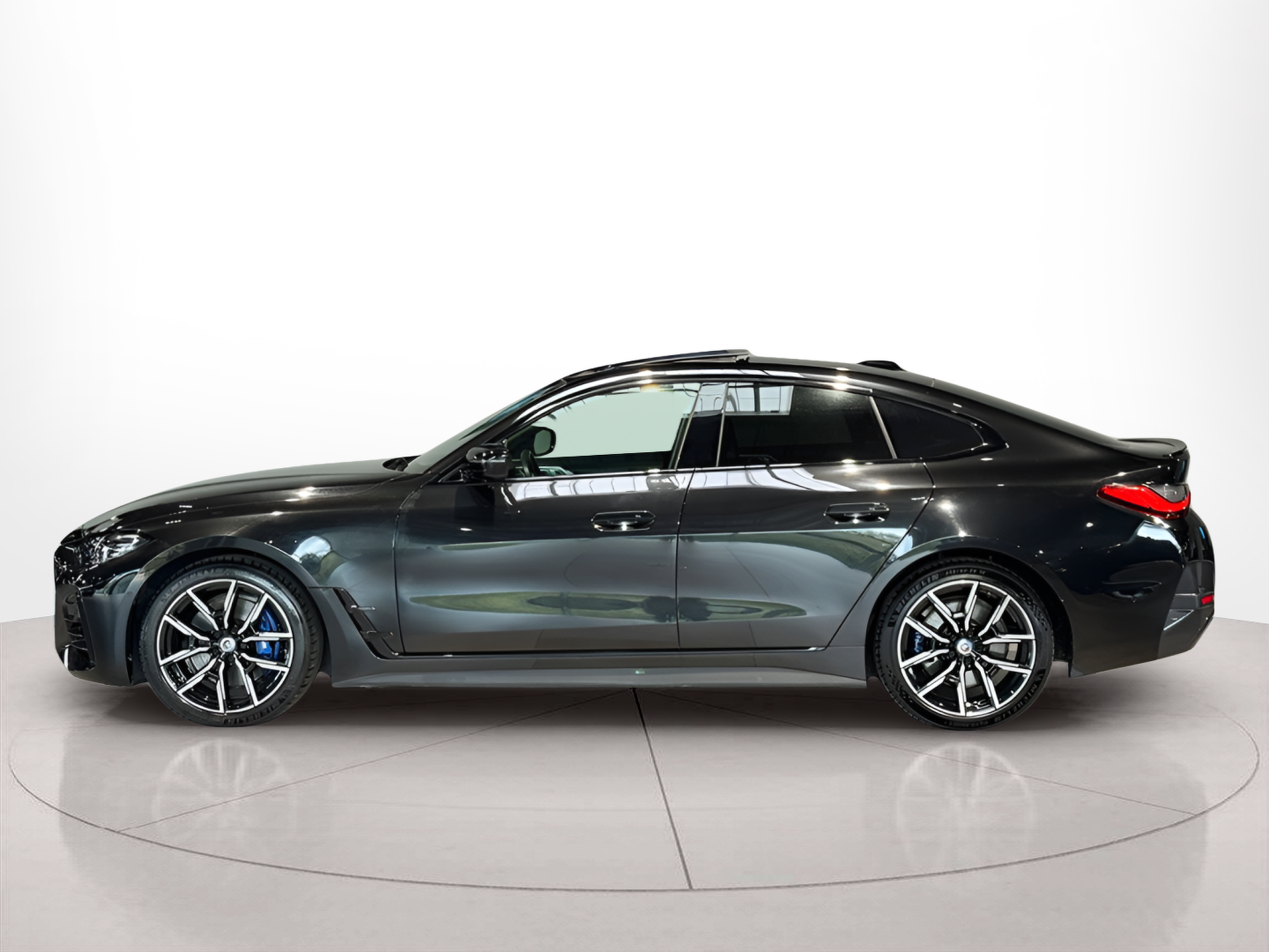 Fotos de BMW Série 4 430d Berlina color Negro. Año 2023. 210KW(286CV). Diesel. En concesionario BMcar Guimarães de Guimarães