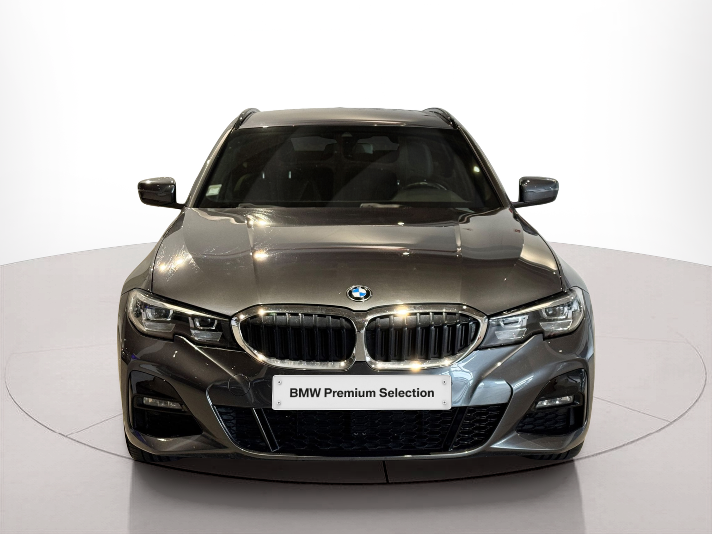 Fotos de BMW Série 3 330e Touring color Gris. Año 2020. 215KW(292CV). Elétrico / Gasolina Híbrido. En concesionario BMcar Braga de Braga