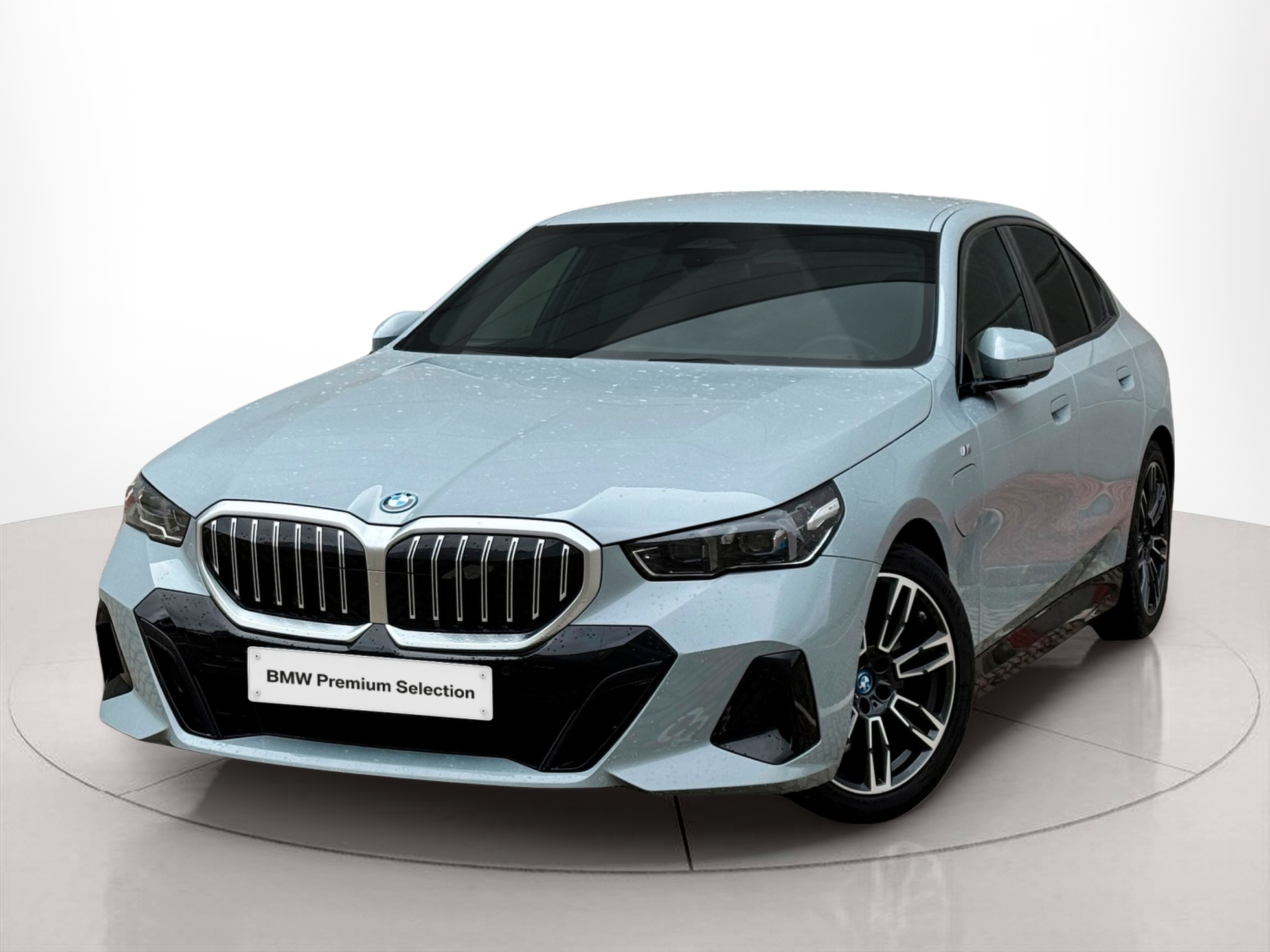 Fotos de BMW Série 5 530e Berlina color Gris. Año 2024. 220KW(299CV). Elétrico / Gasolina Híbrido. En concesionario BMcar Guimarães de Guimarães